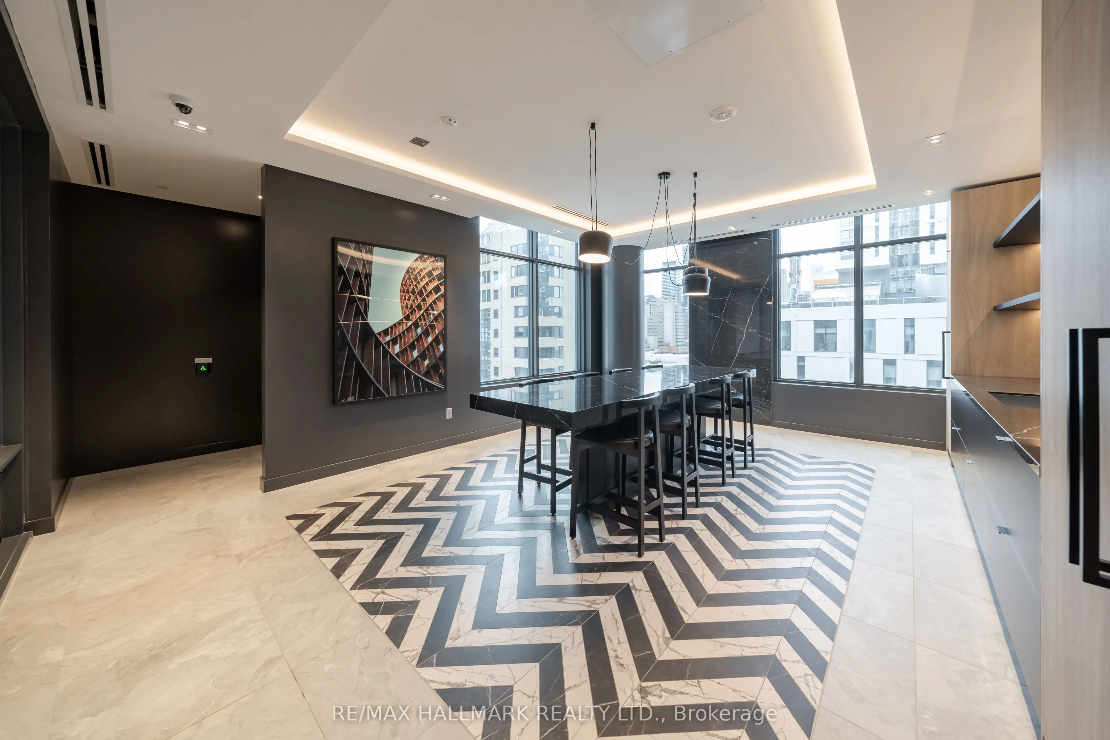 252 Church Street, #5709