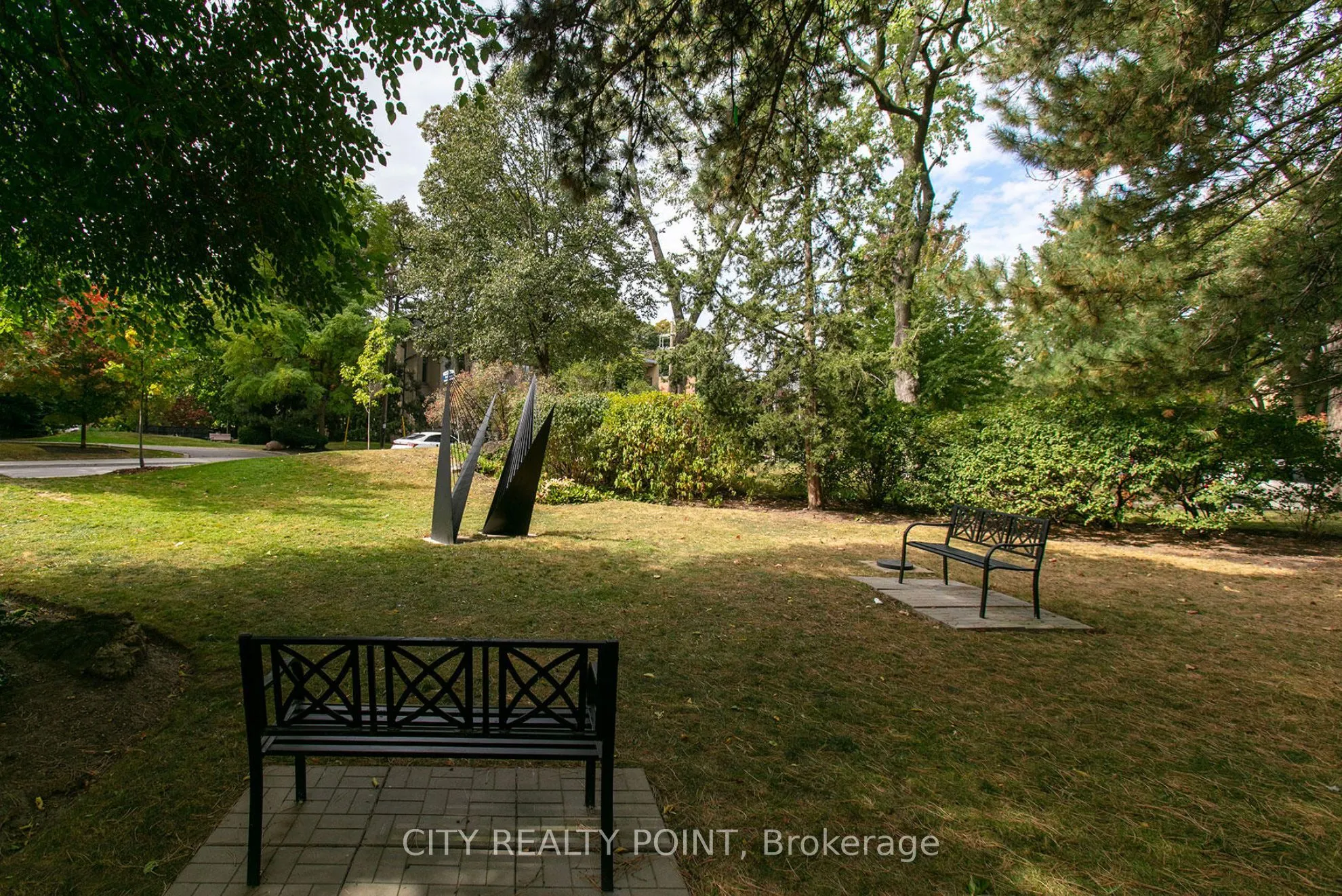 9 Deer Park Crescent, #306