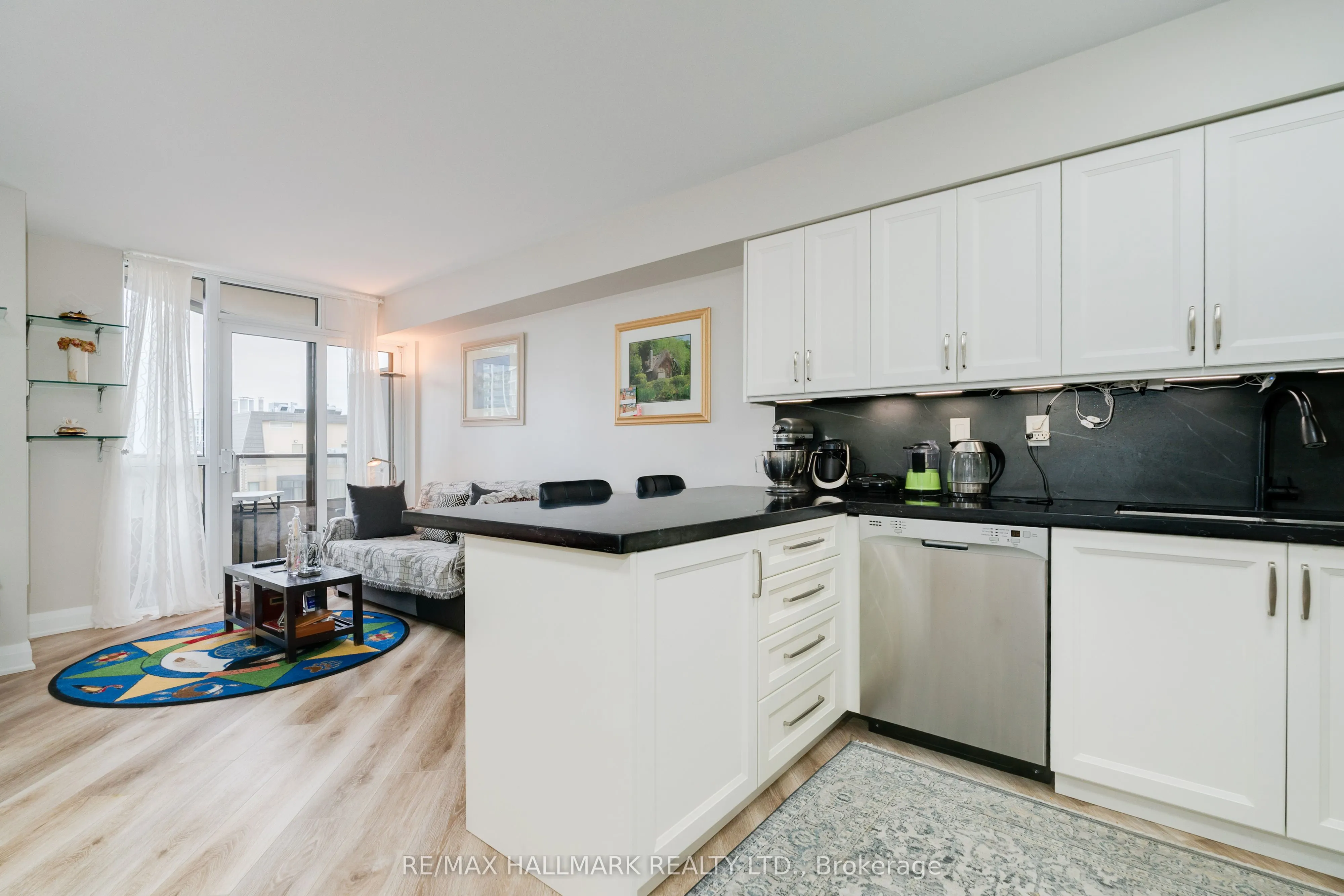 78 Harrison Garden Boulevard, #1514