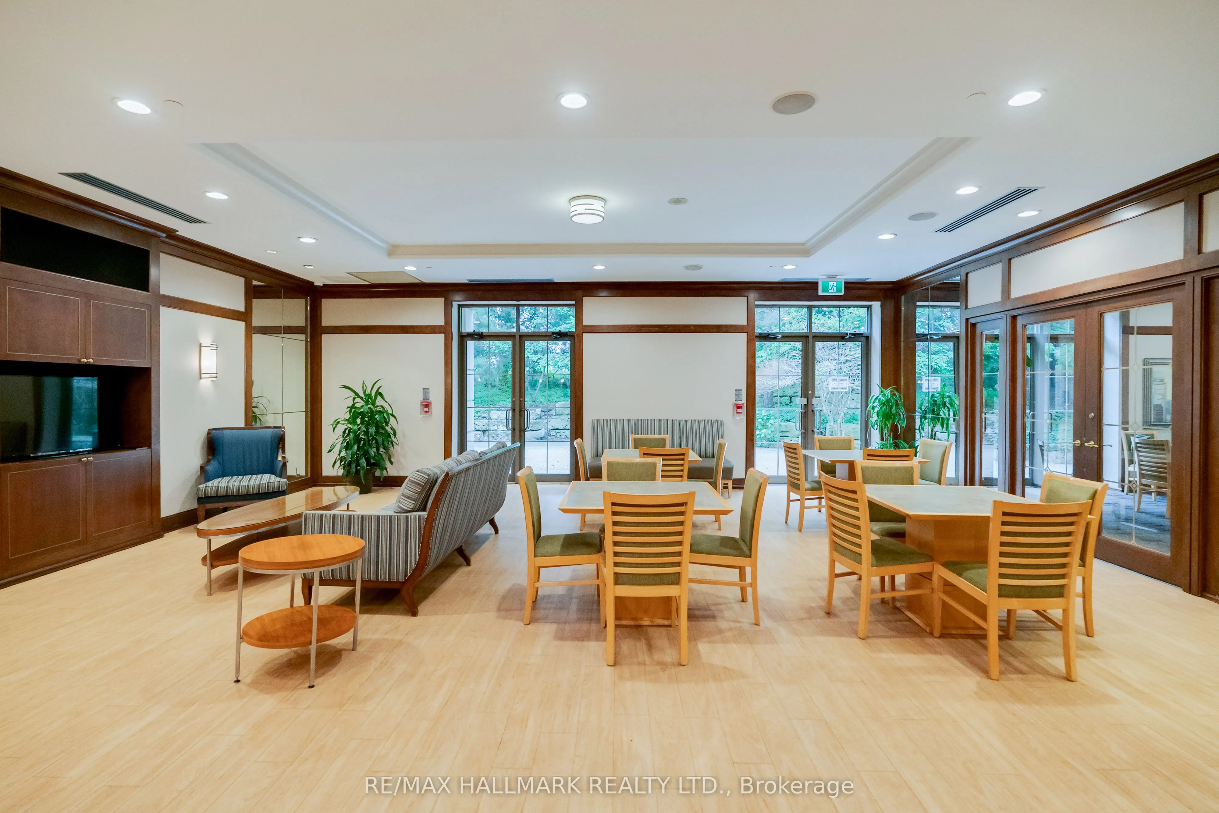 78 Harrison Garden Boulevard, #1514