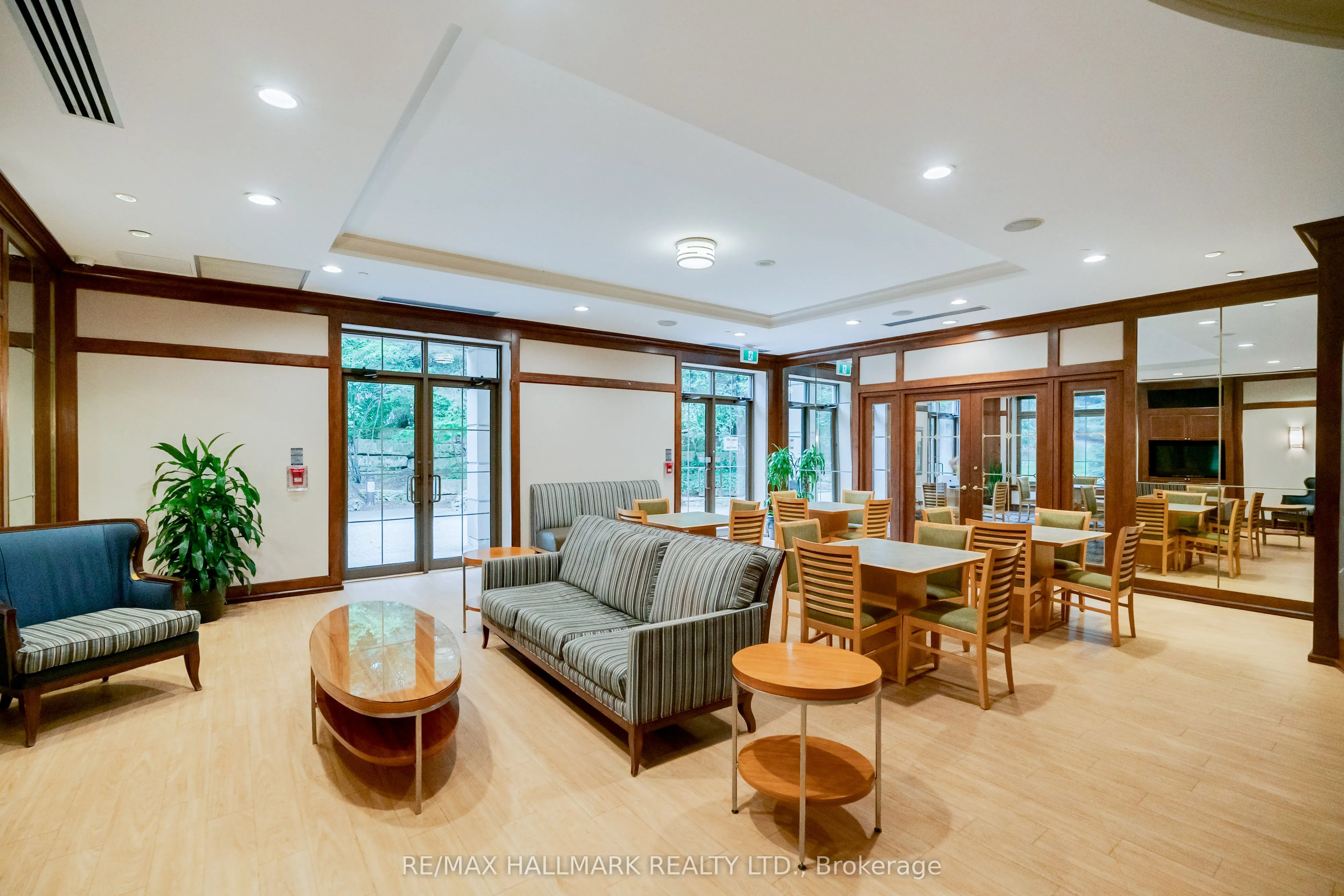 78 Harrison Garden Boulevard, #1514