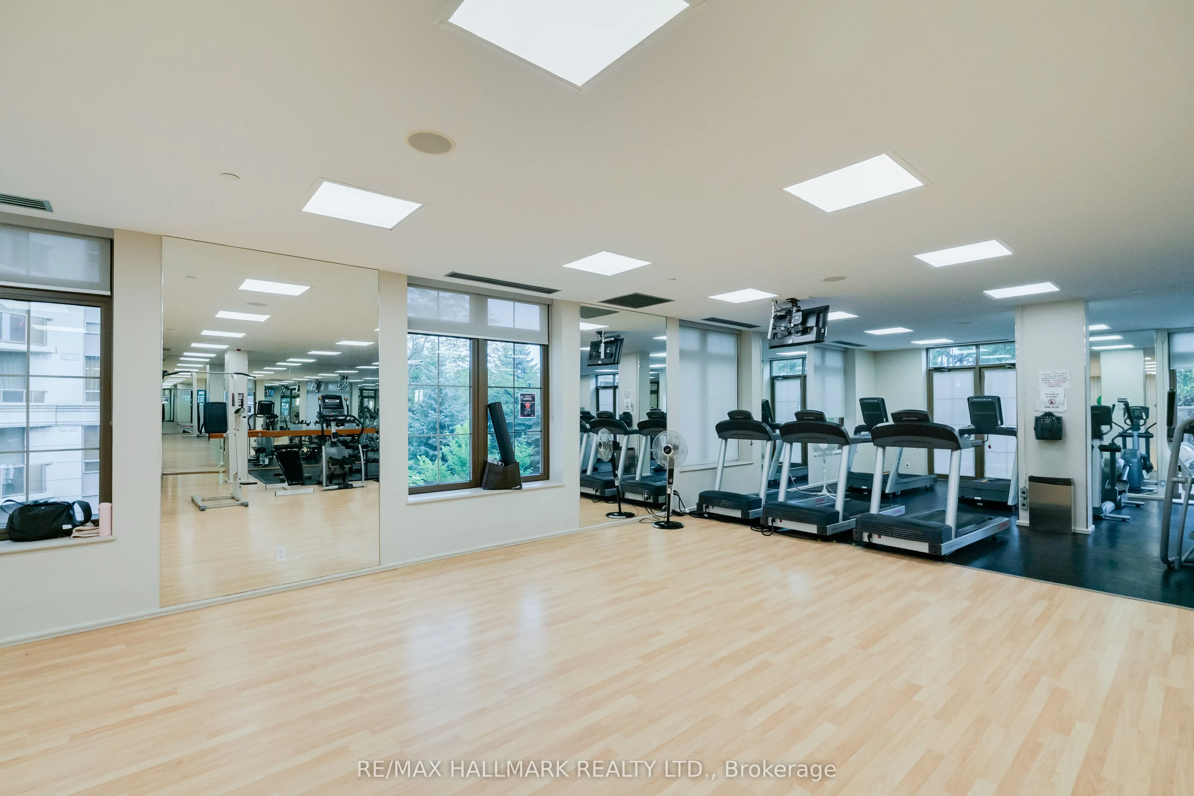 78 Harrison Garden Boulevard, #1514