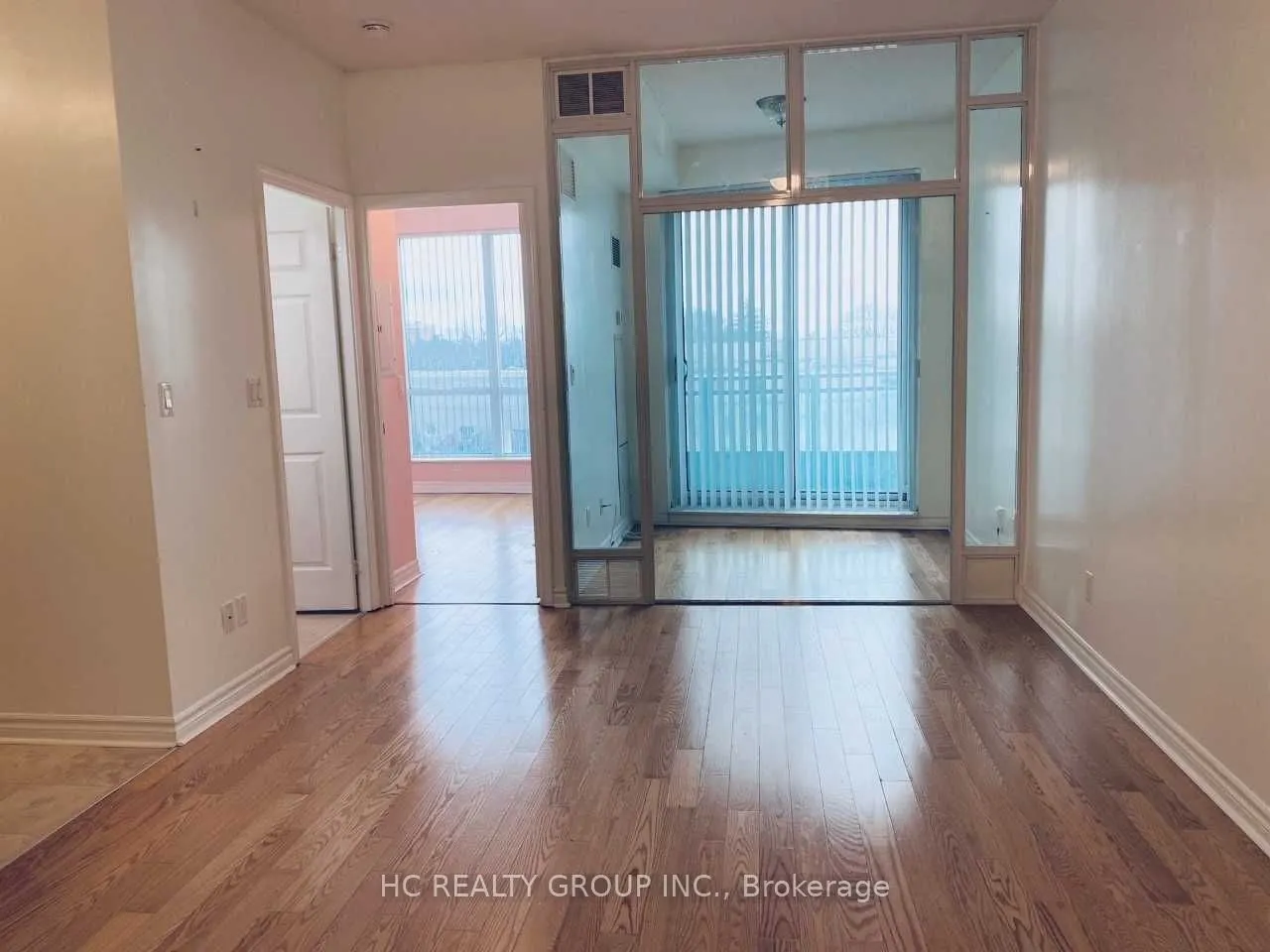 18 Holmes Avenue, #401