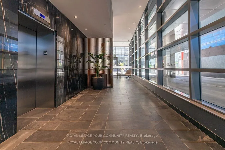 650 King Street W, #211