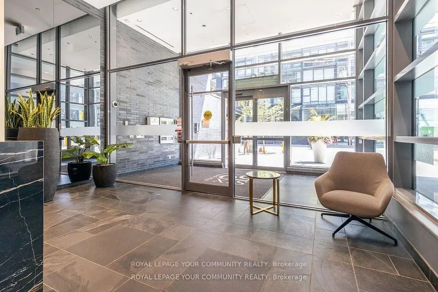 650 King Street W, #211