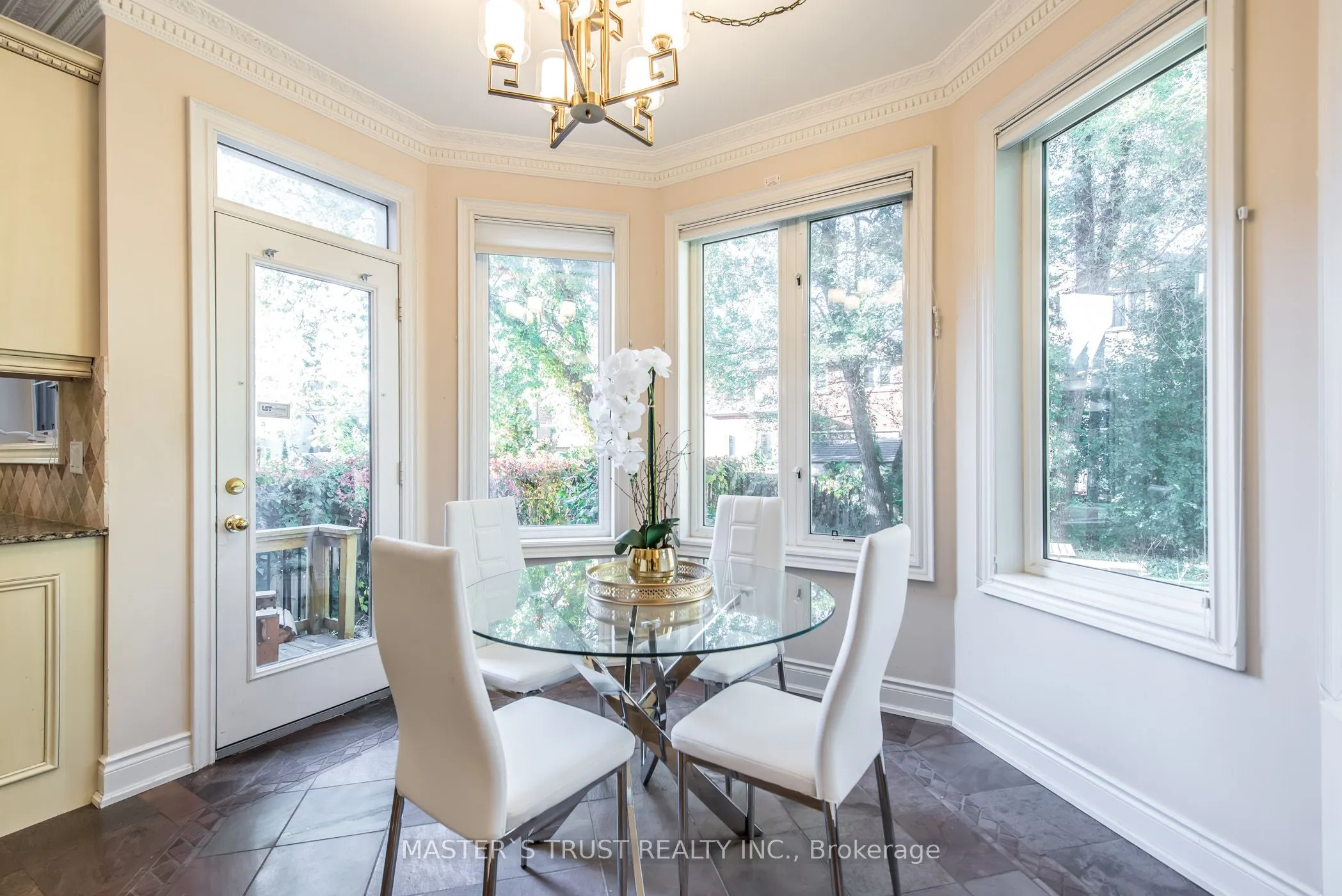 242 Empress Avenue