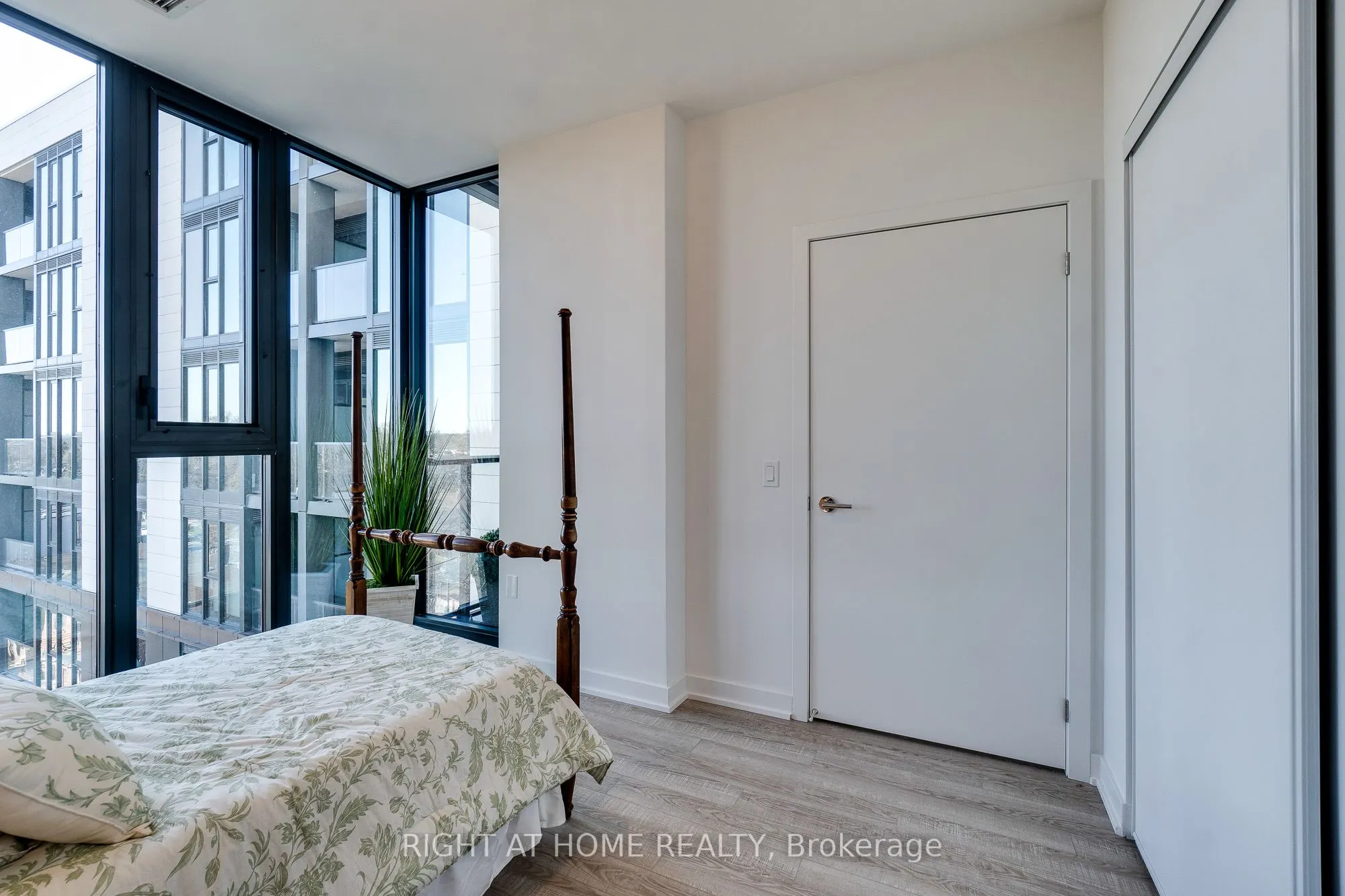 250 Lawrence Avenue W, #724