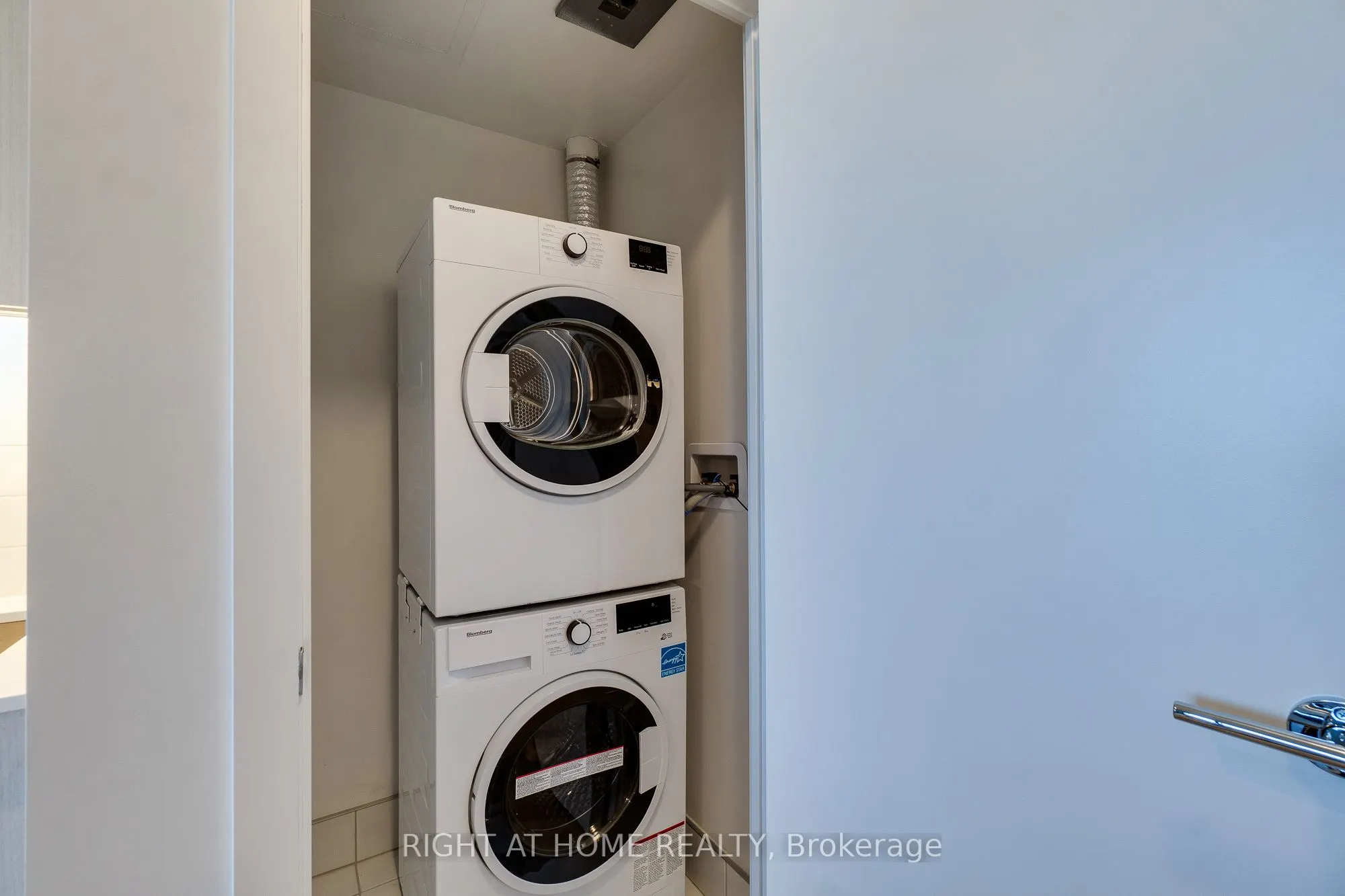 250 Lawrence Avenue W, #724