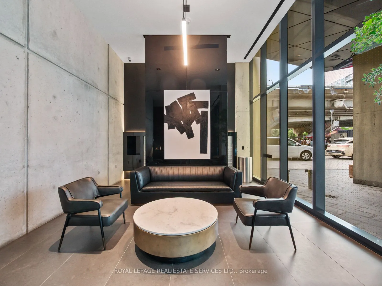 21 Lawren Harris Square, #904