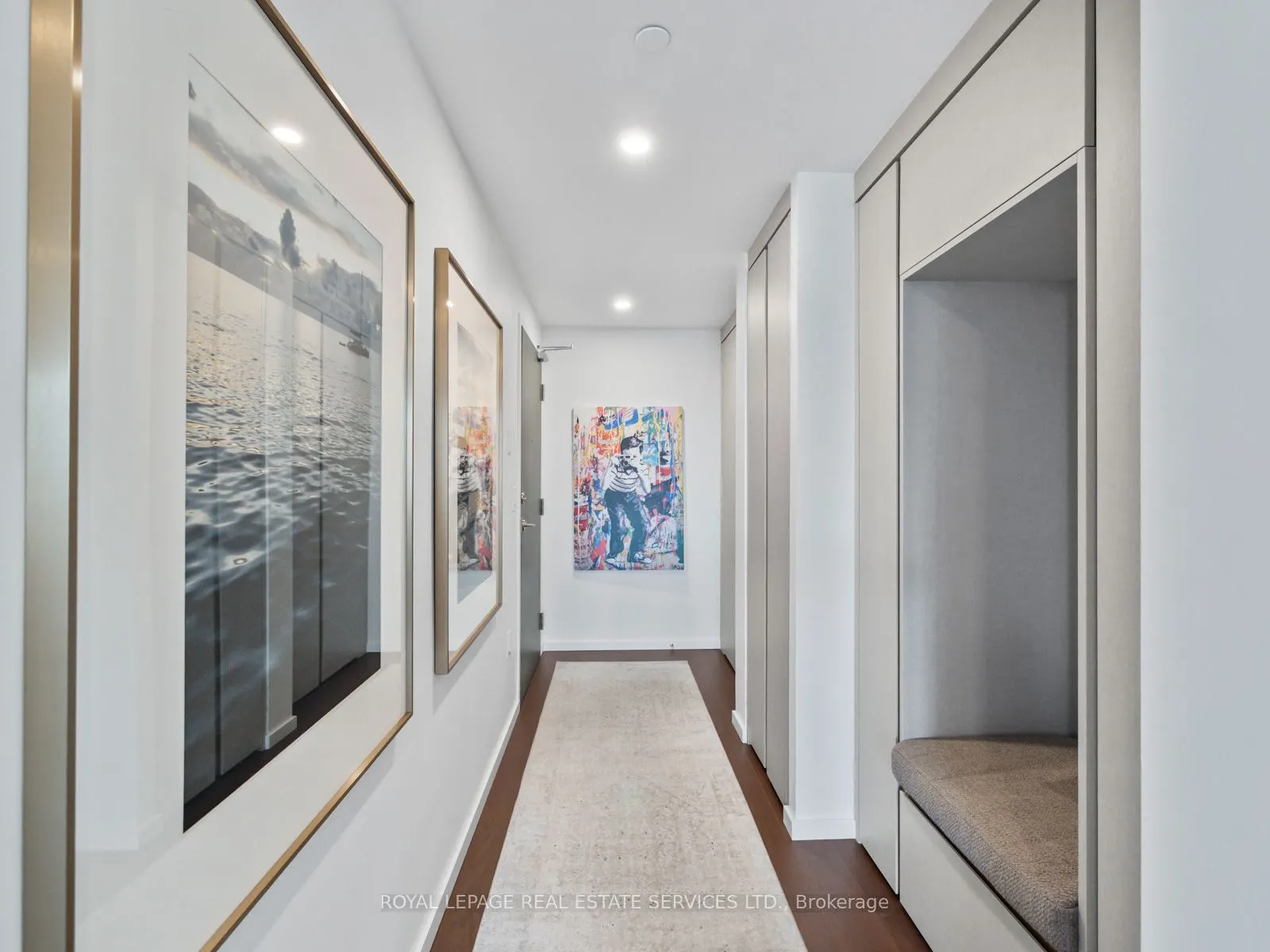 21 Lawren Harris Square, #904