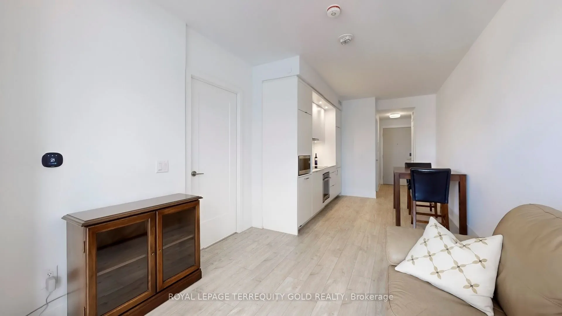 480 Front Street W, #813