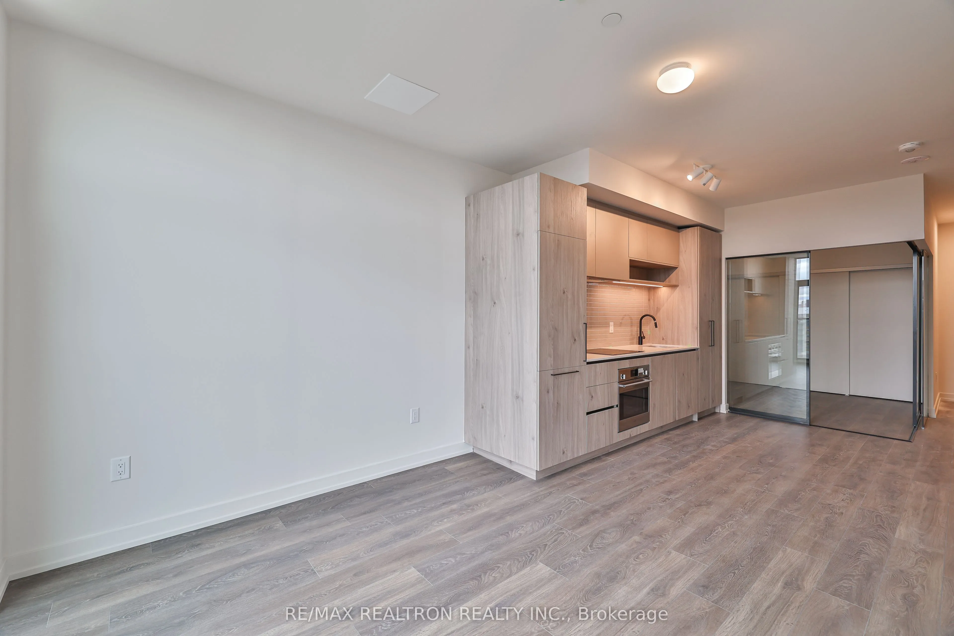 181 Sterling Road, #1512