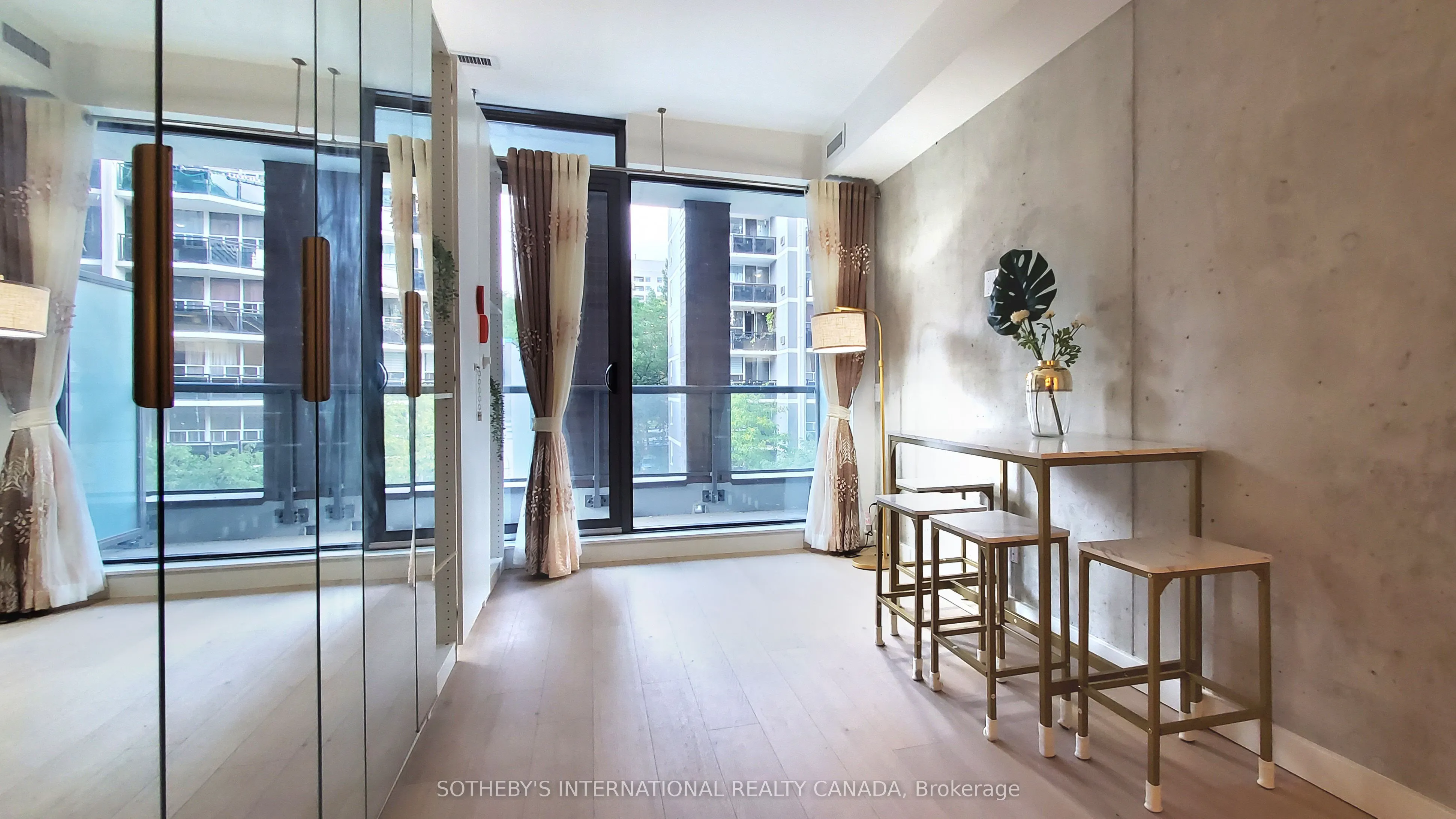 81 Wellesley Street E, #305
