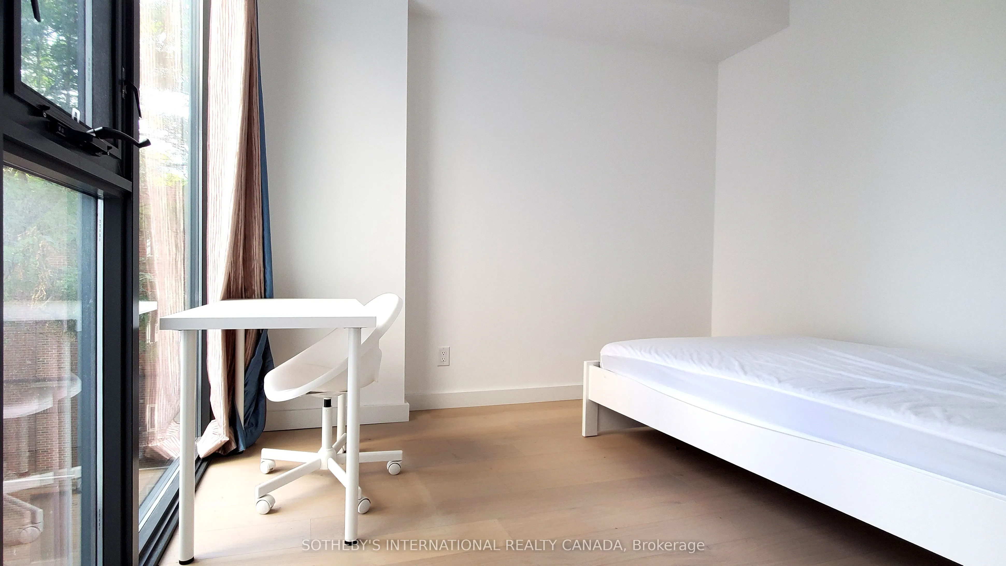 81 Wellesley Street E, #305