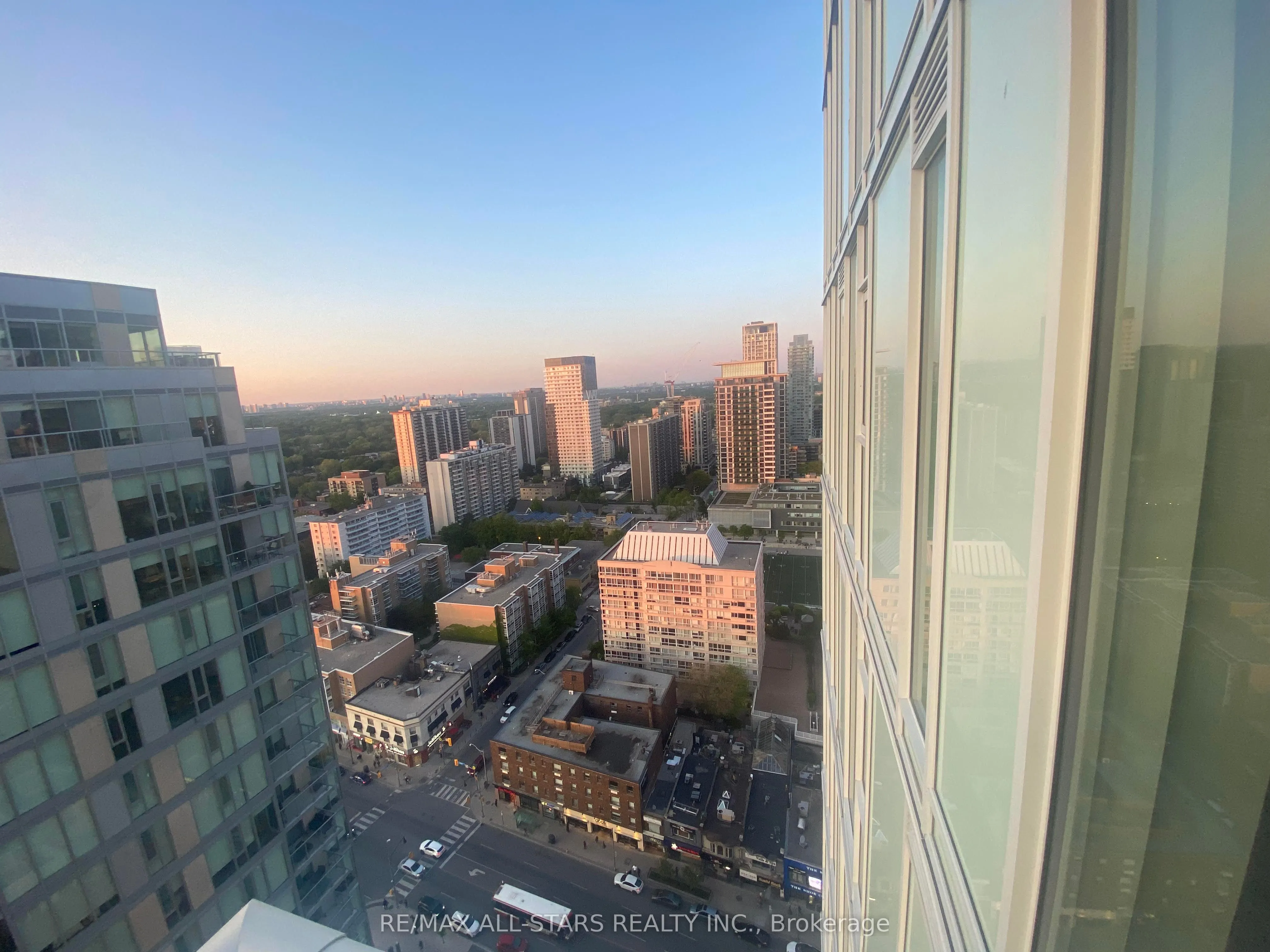 33 Helendale Avenue, #2302