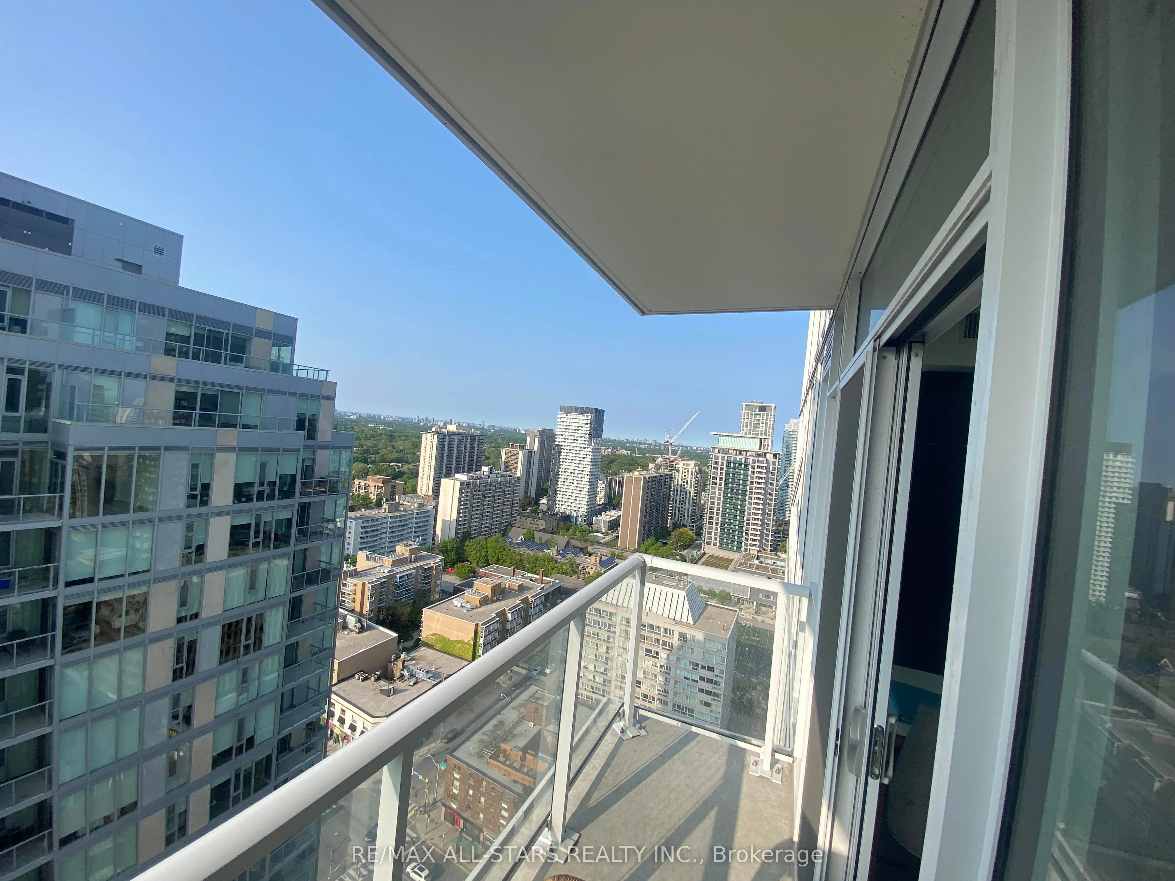 33 Helendale Avenue, #2302