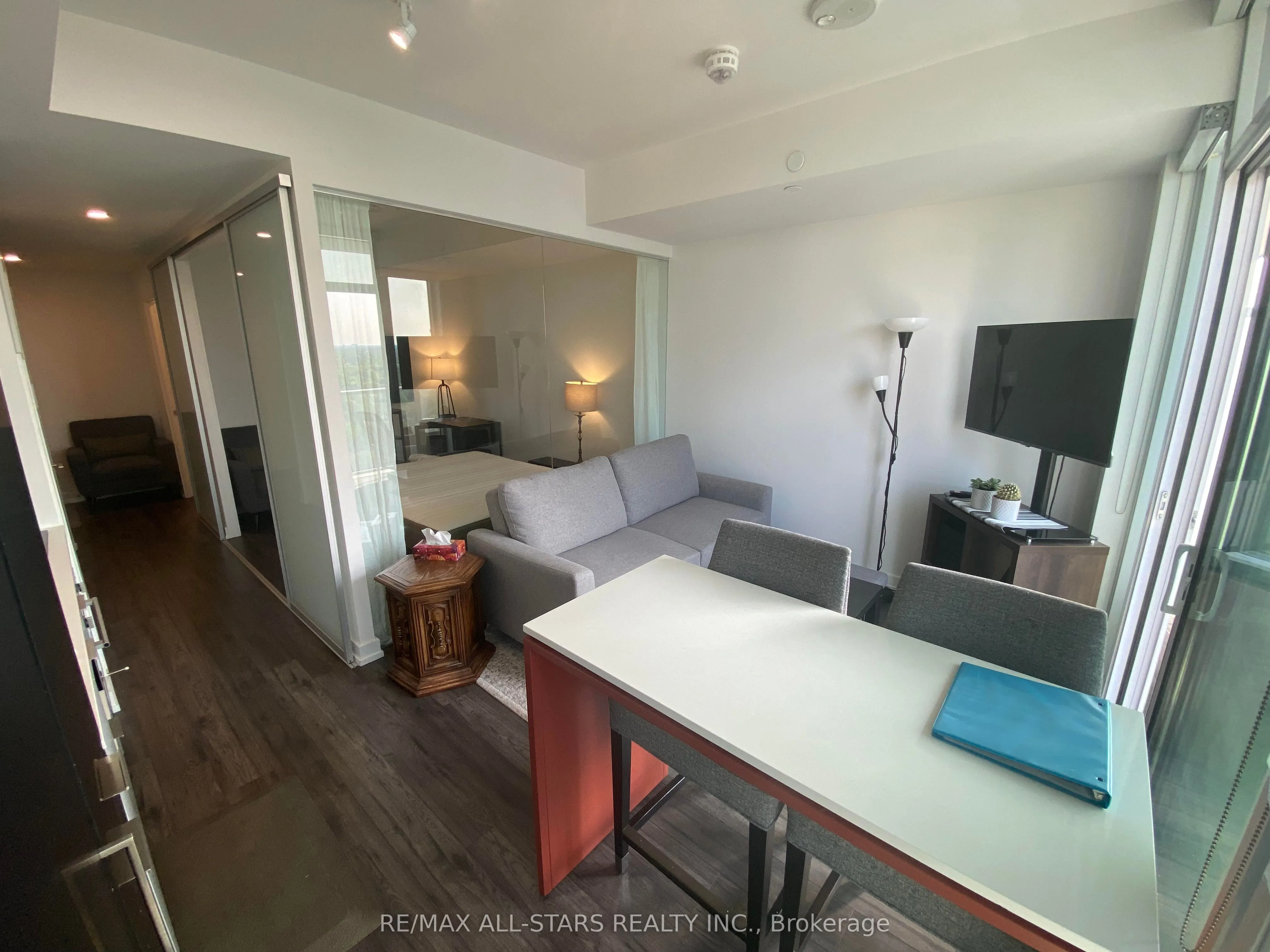 33 Helendale Avenue, #2302