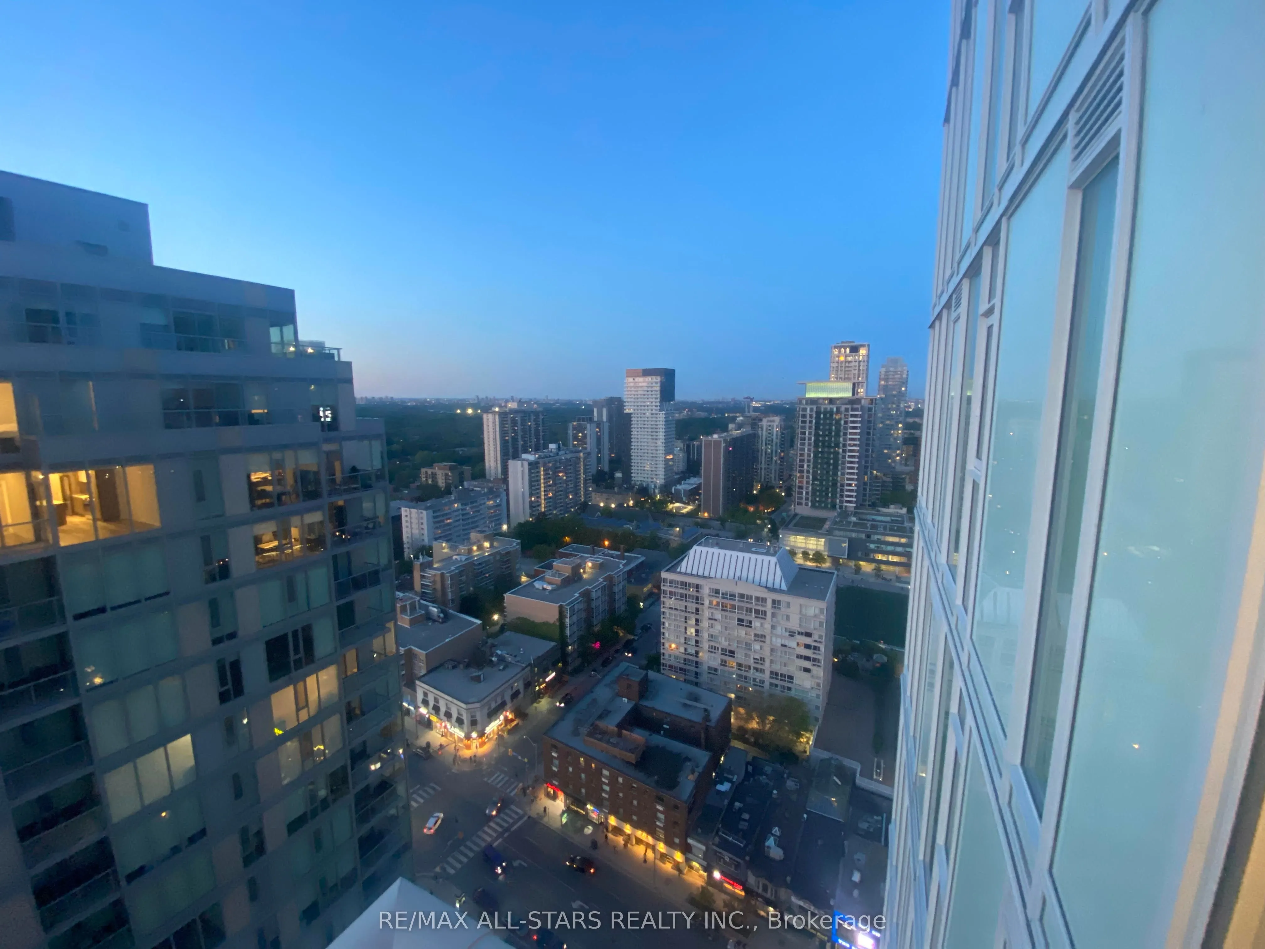 33 Helendale Avenue, #2302