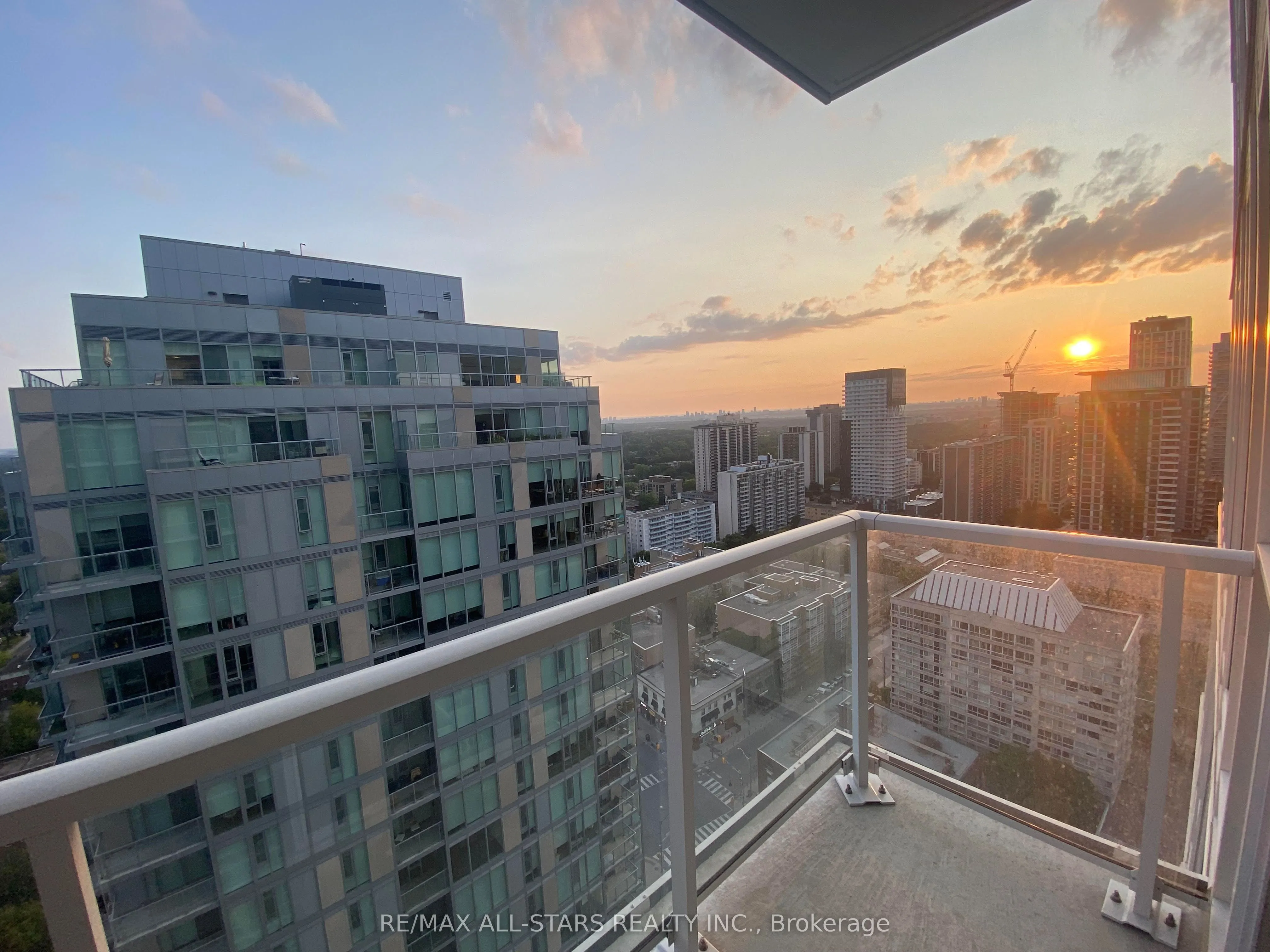 33 Helendale Avenue, #2302