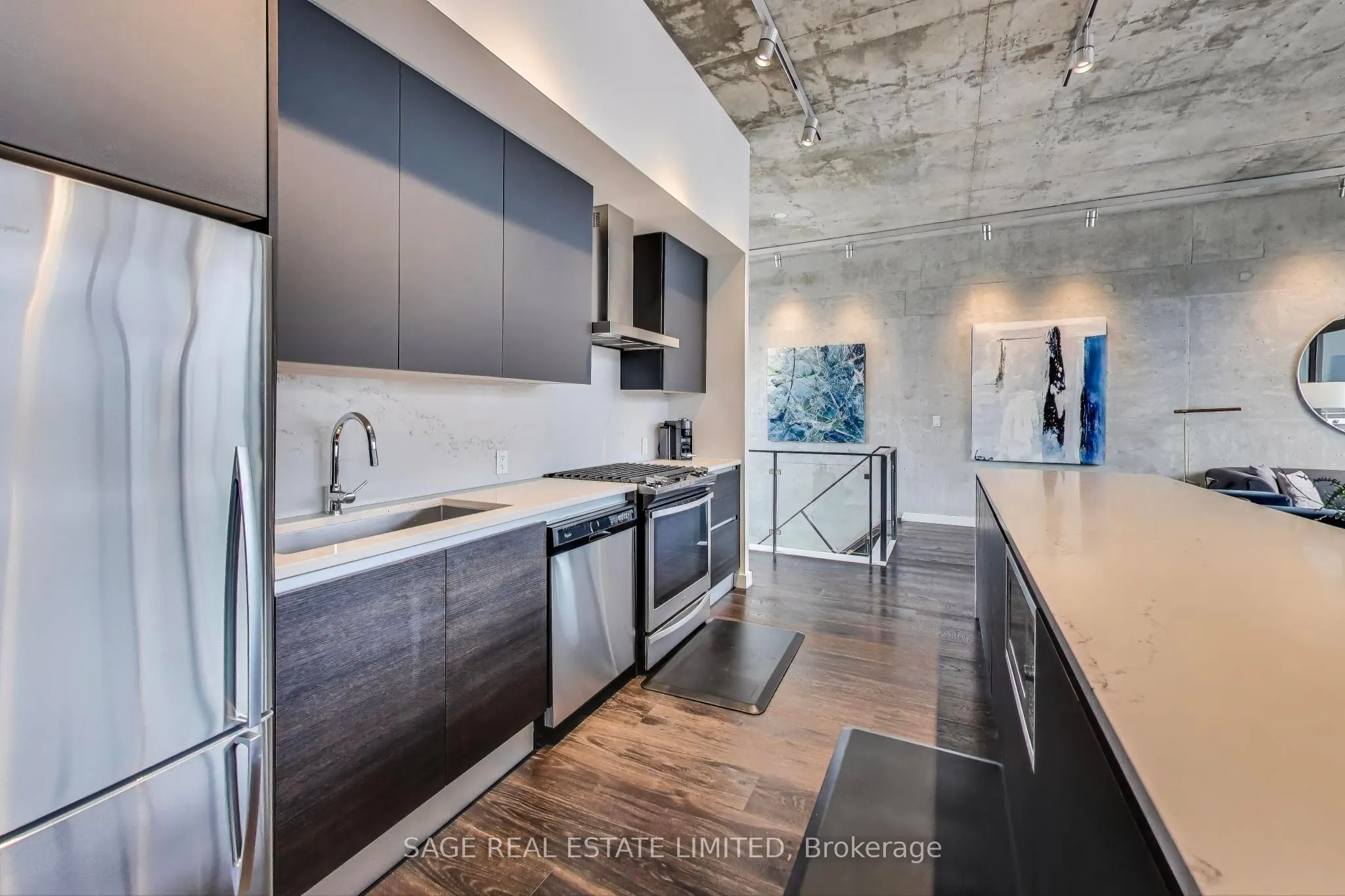 111 Bathurst Street N, #1606
