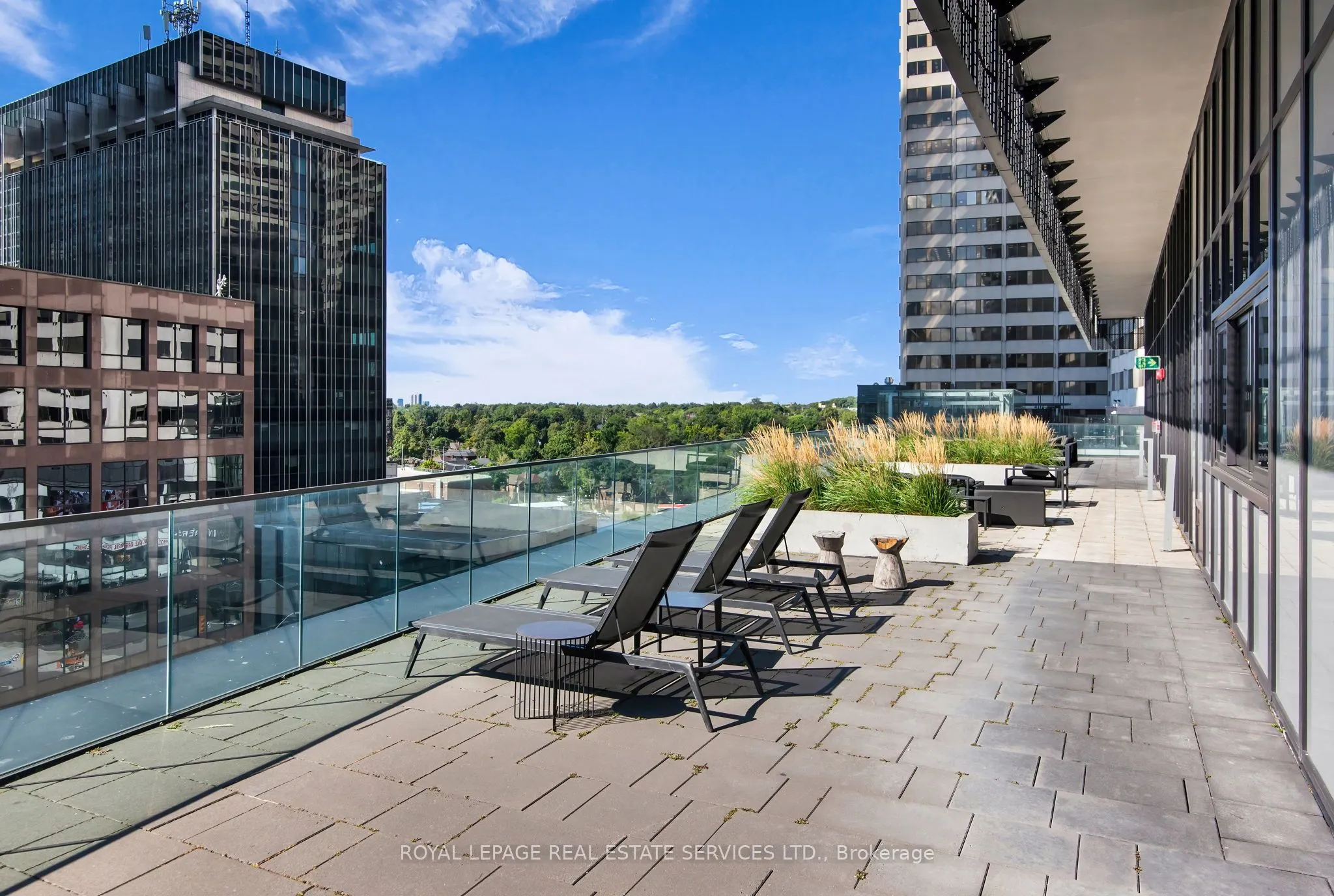 8 Eglinton Avenue E, #4008