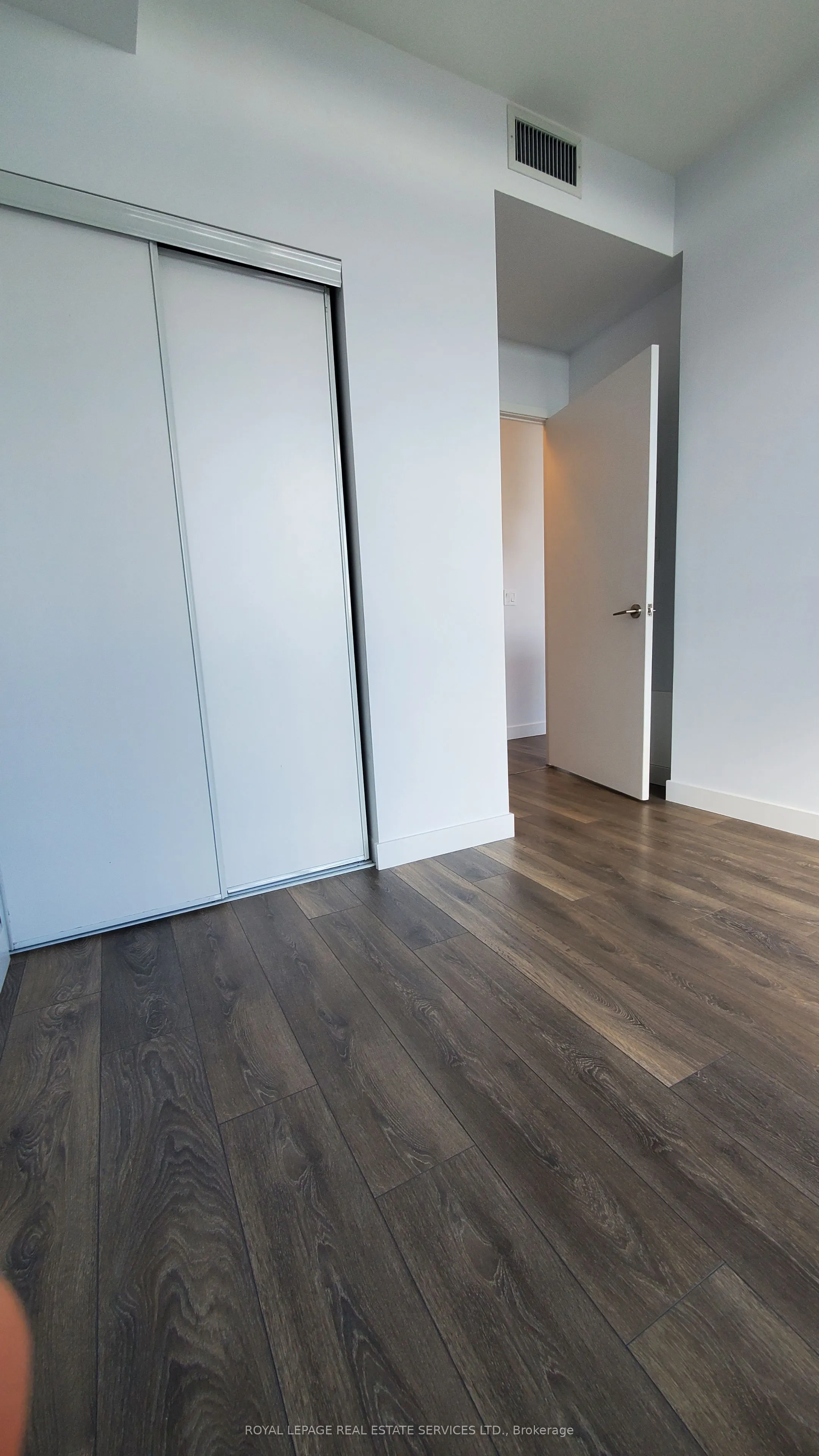 8 Eglinton Avenue E, #4008
