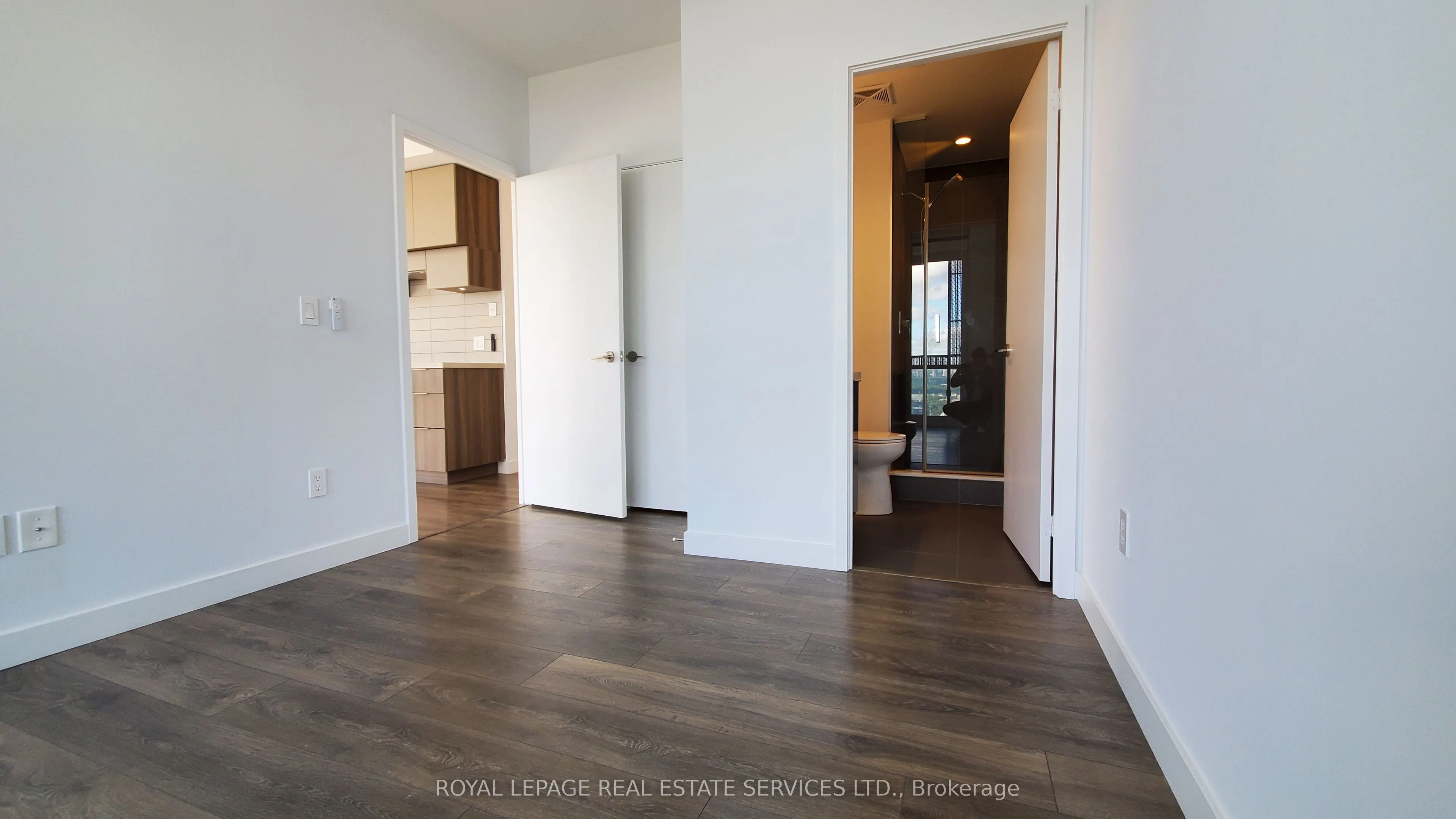 8 Eglinton Avenue E, #4008