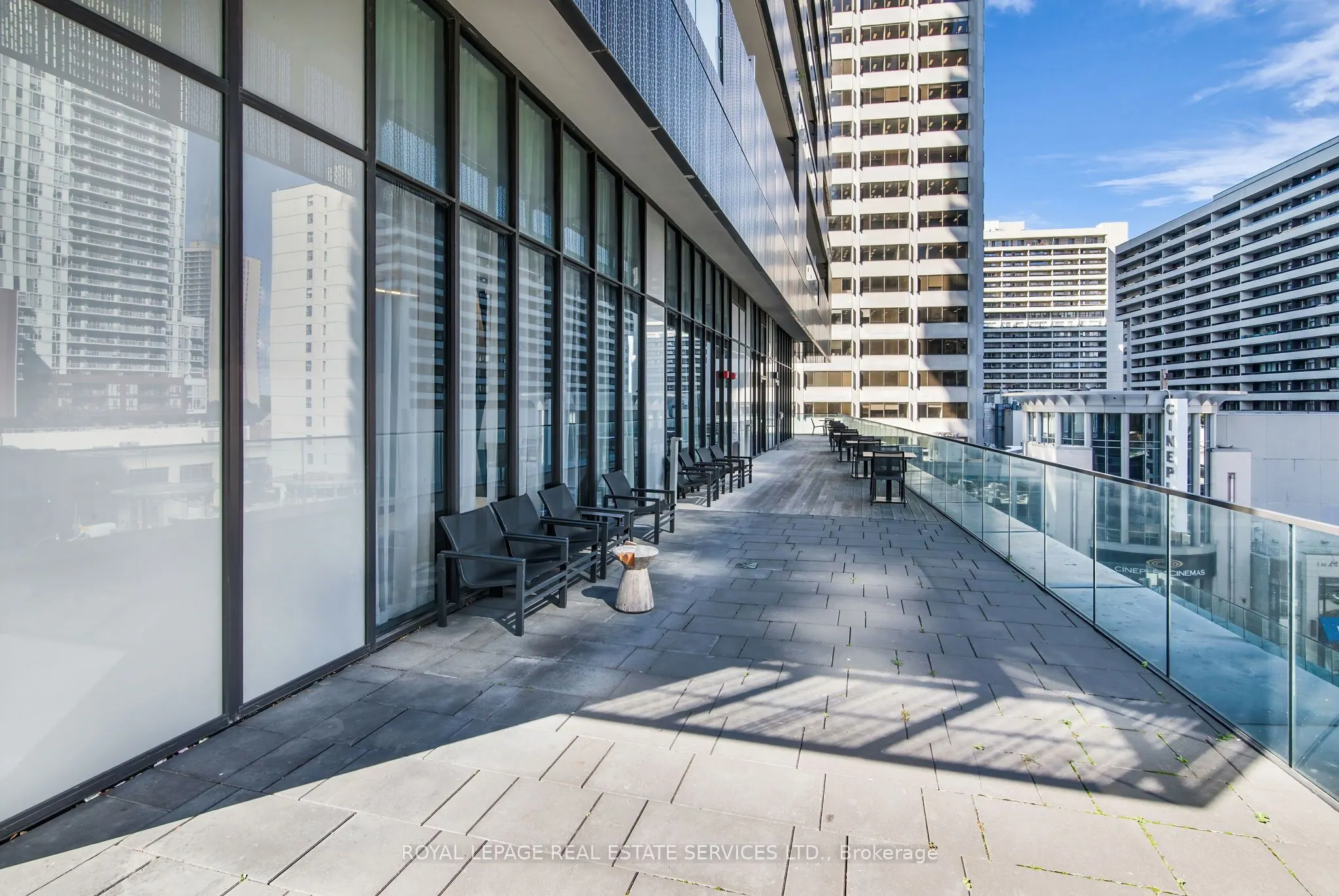 8 Eglinton Avenue E, #4008