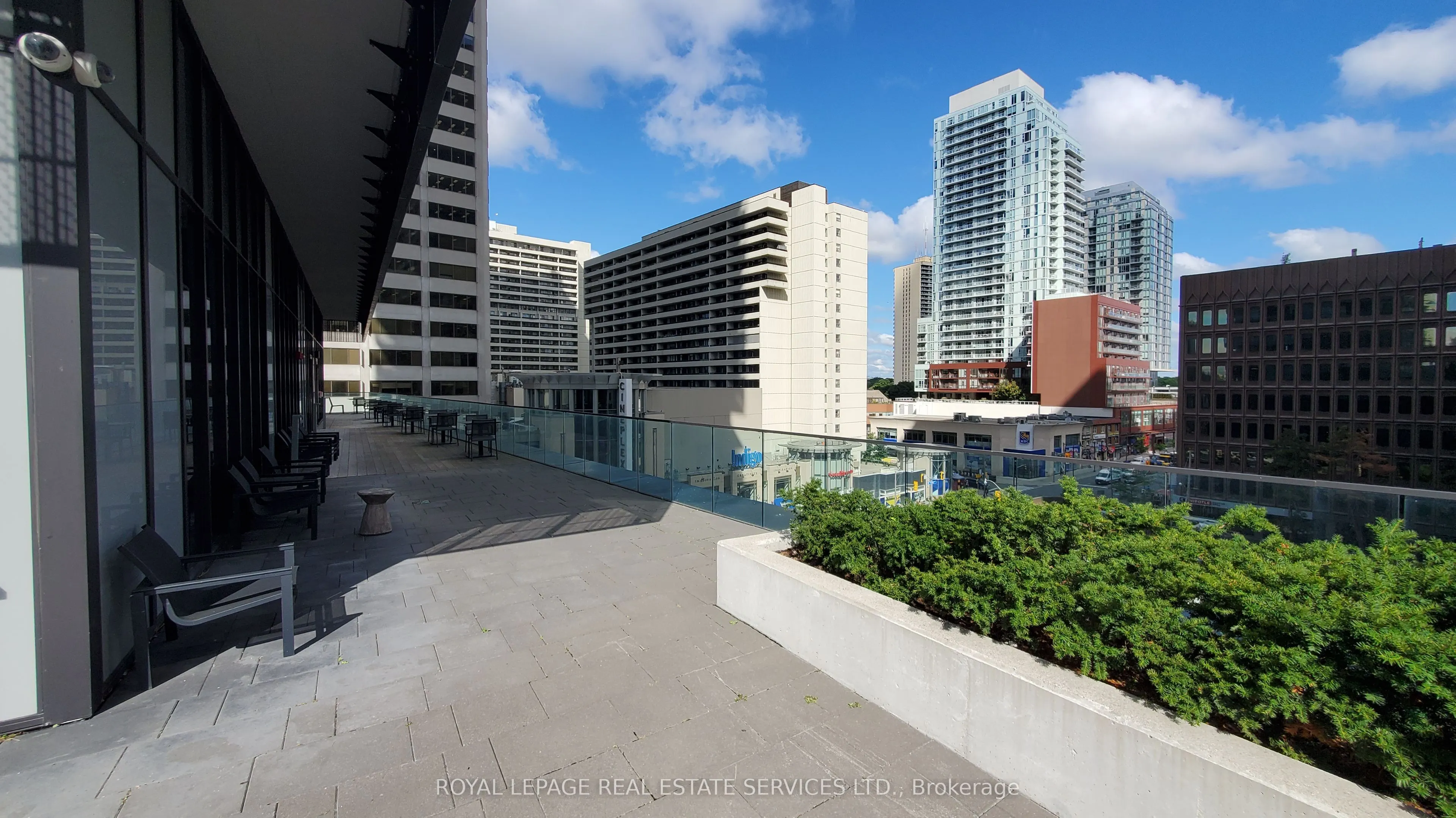 8 Eglinton Avenue E, #4008