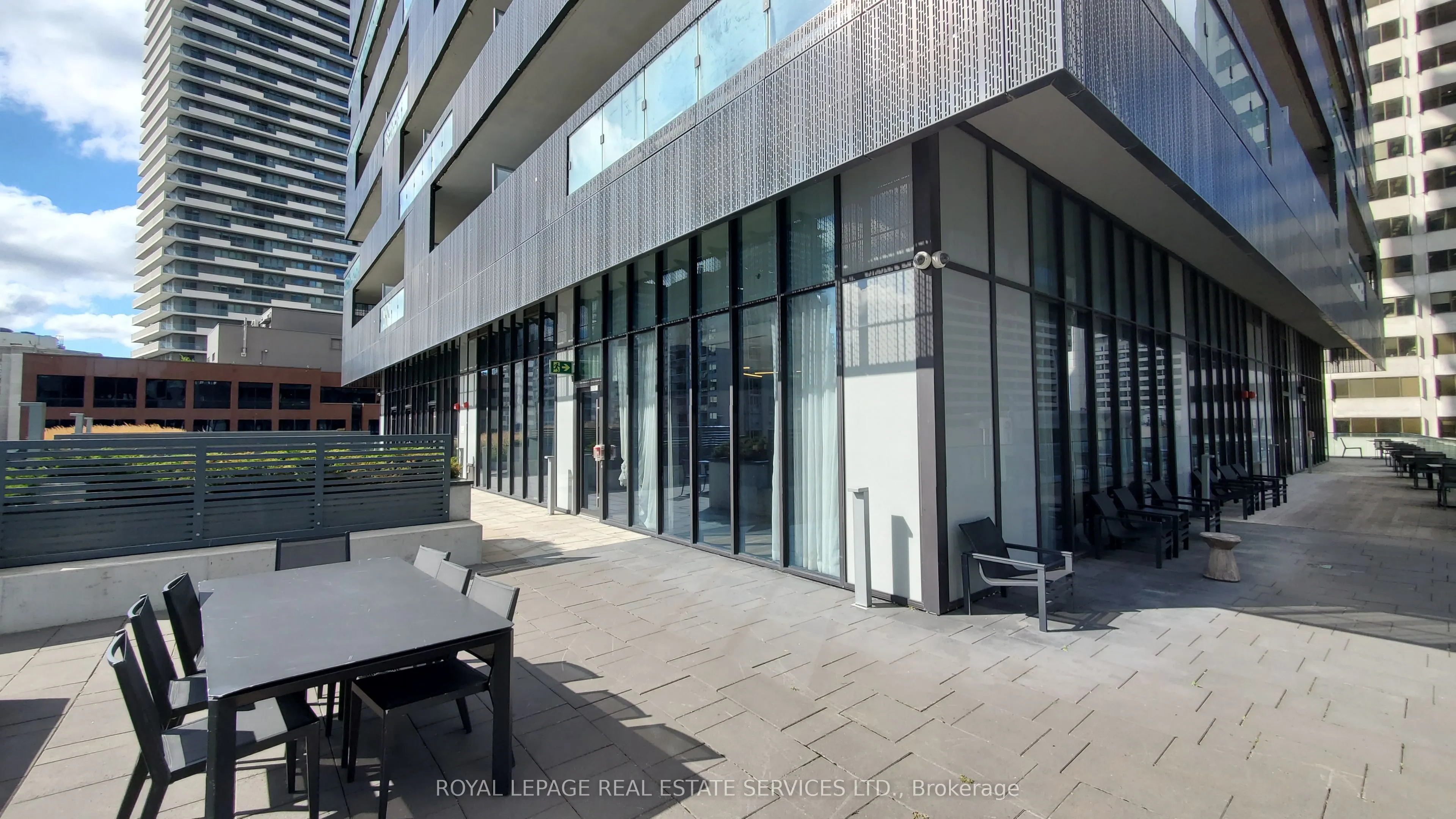 8 Eglinton Avenue E, #4008