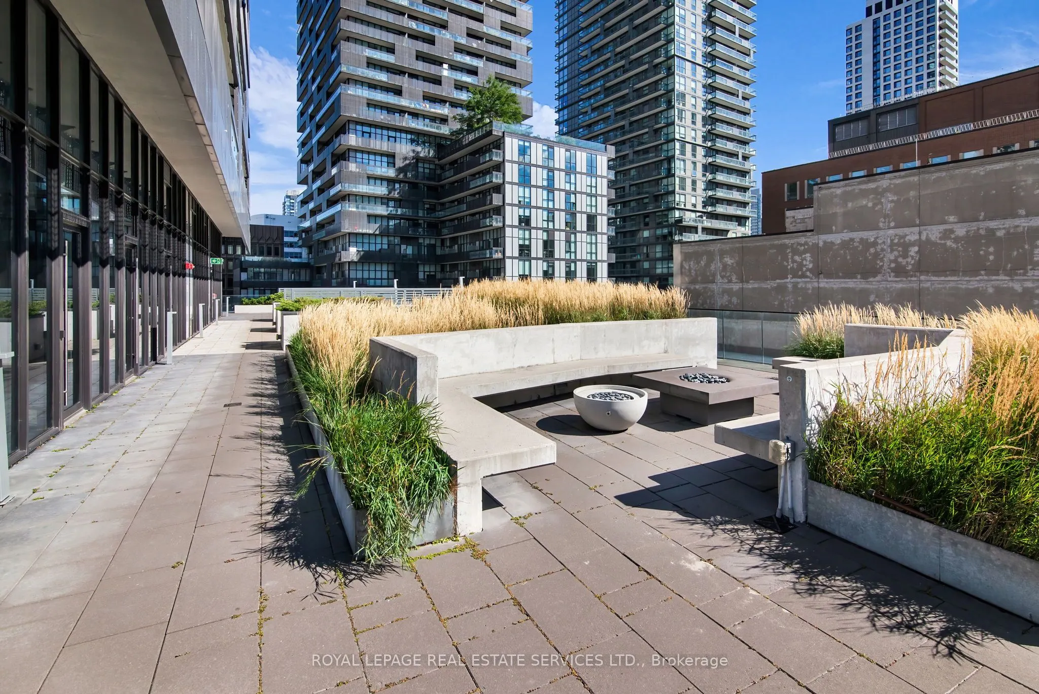 8 Eglinton Avenue E, #4008