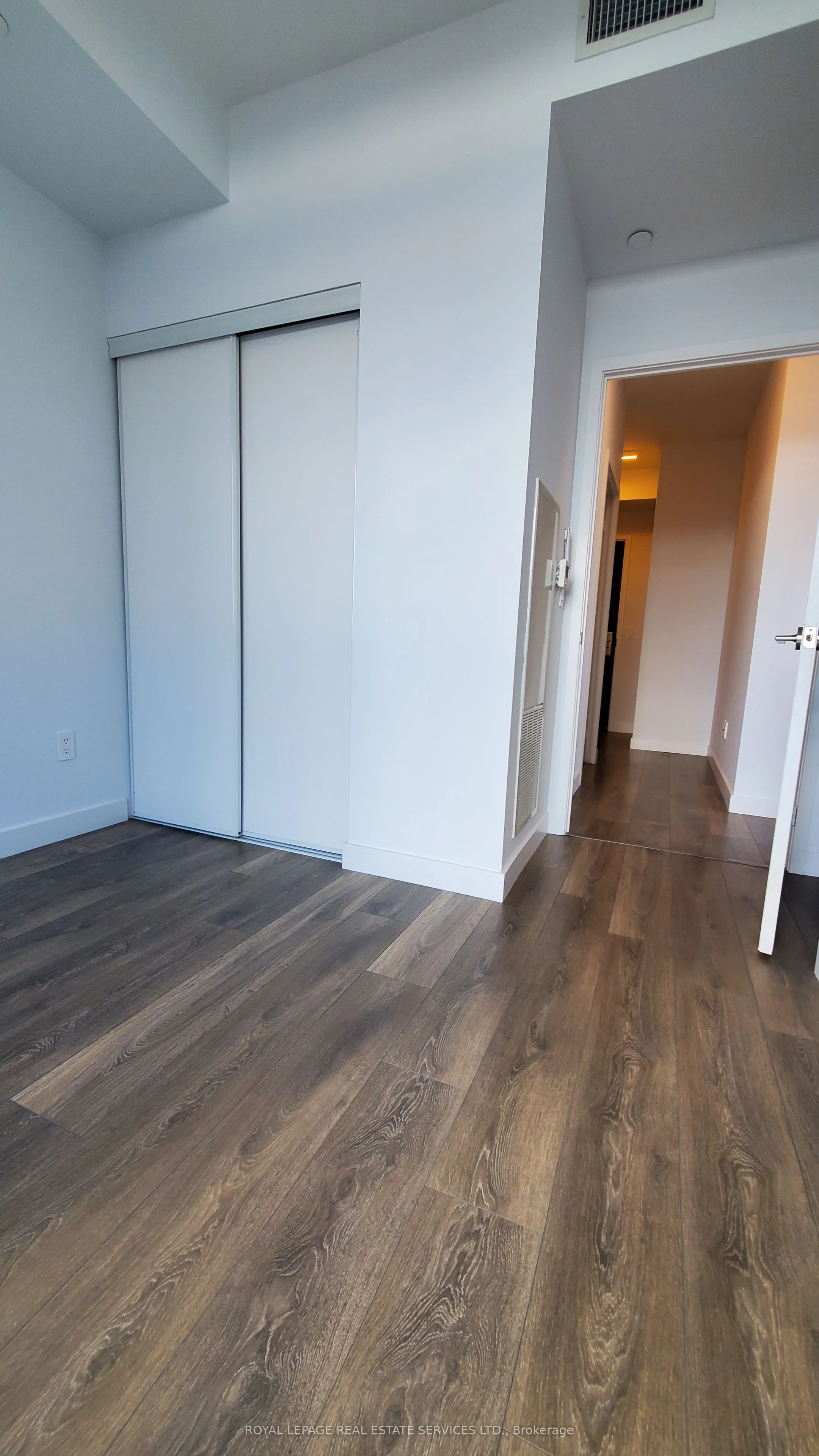 8 Eglinton Avenue E, #4008