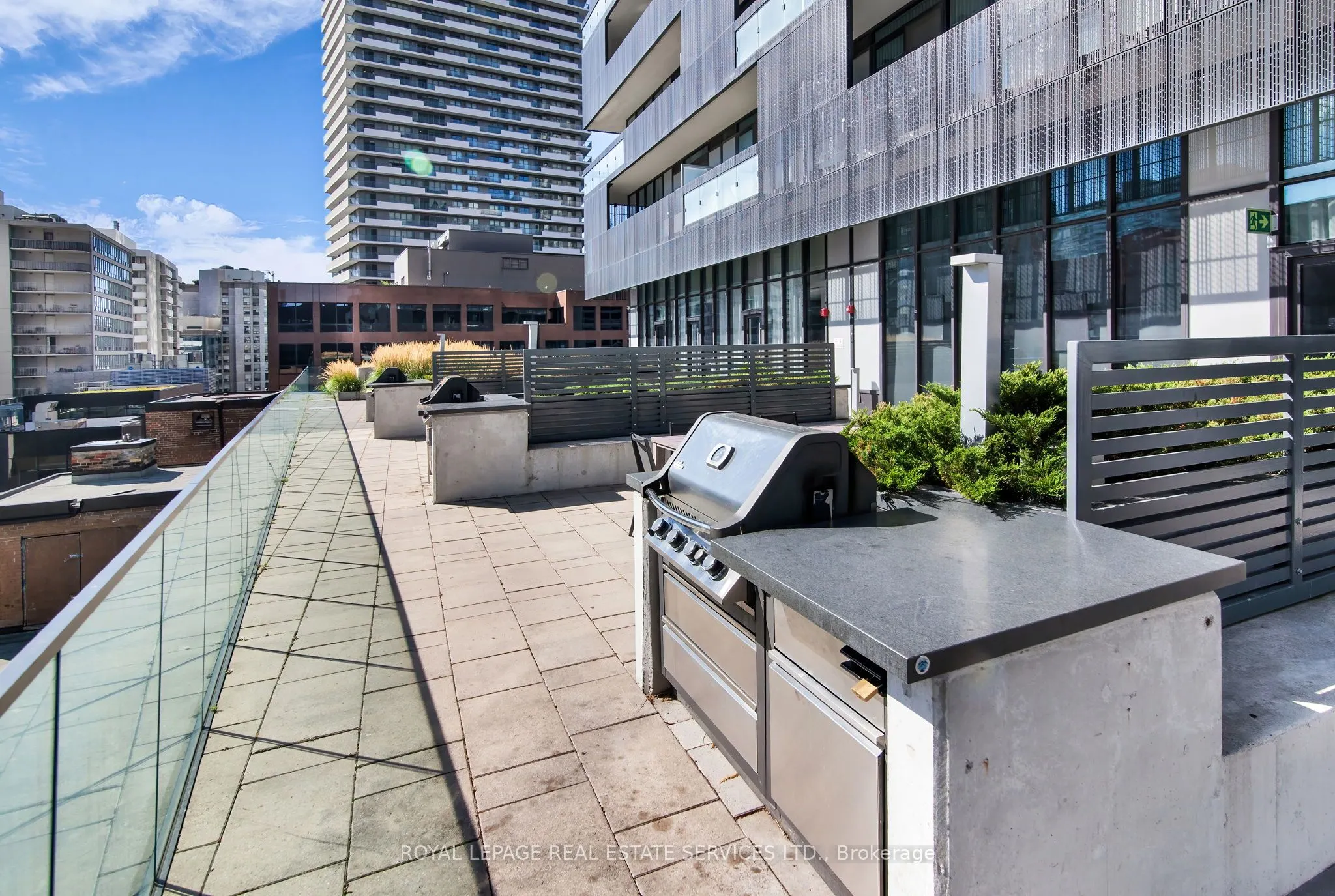 8 Eglinton Avenue E, #4008
