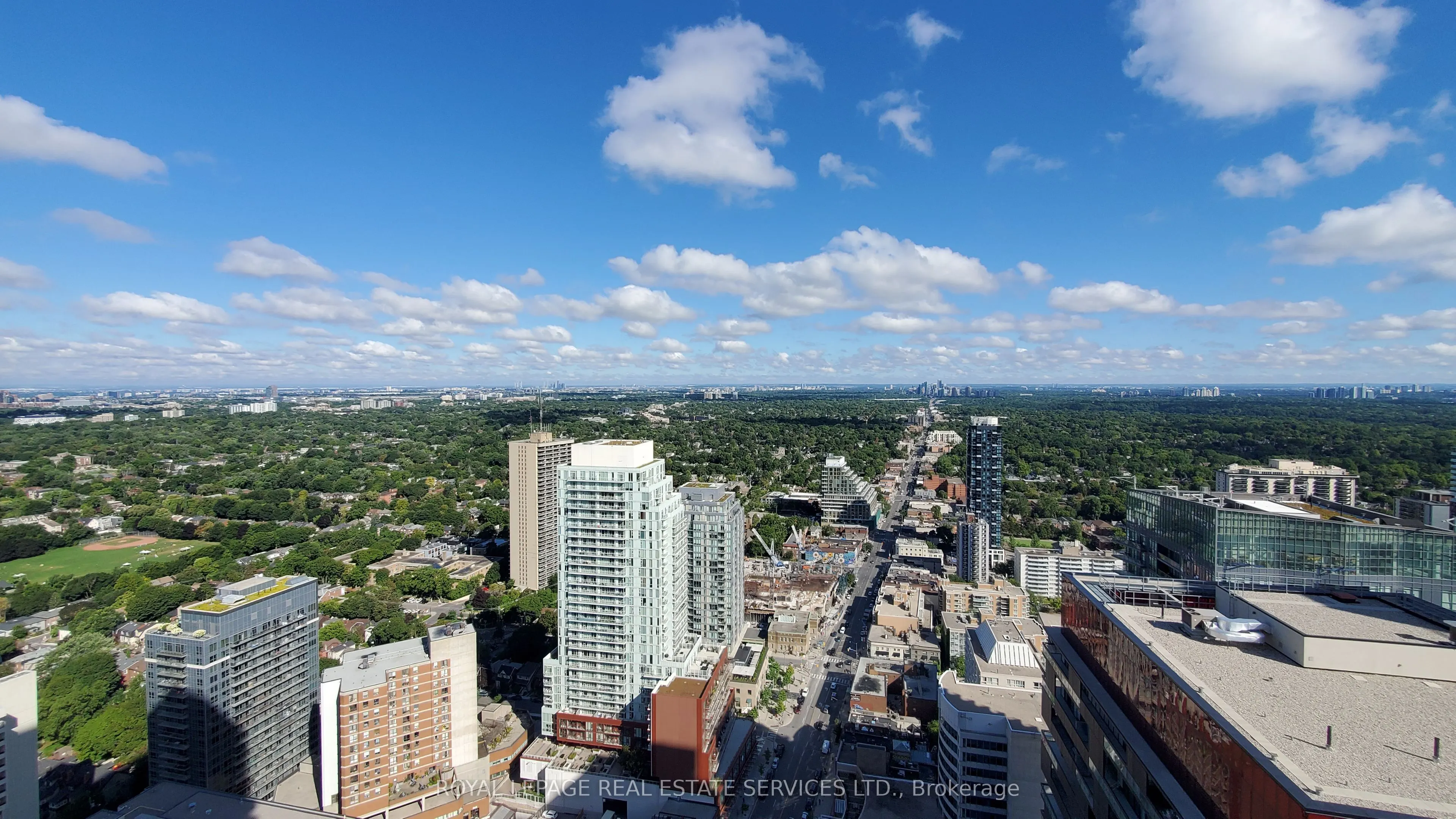 8 Eglinton Avenue E, #4008