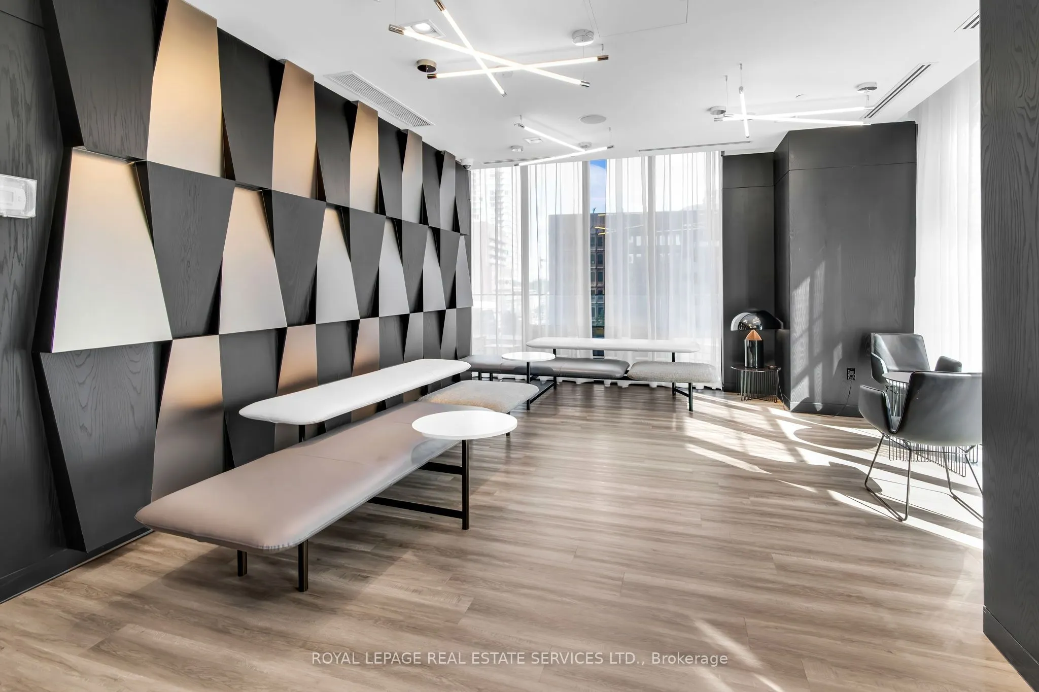 8 Eglinton Avenue E, #4008