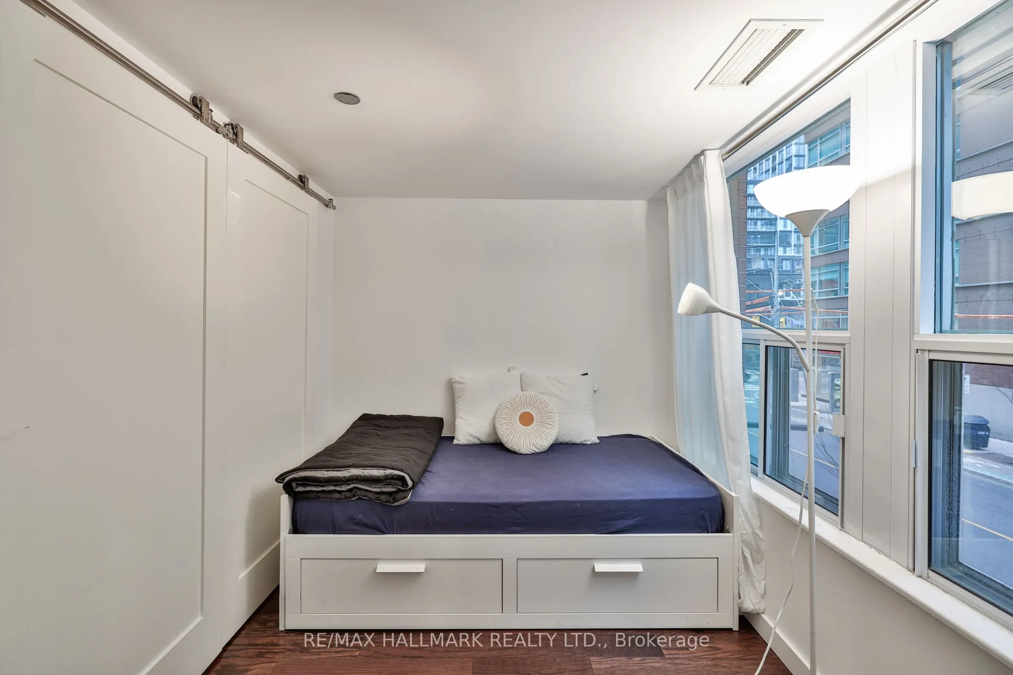 230 King Street E, #212