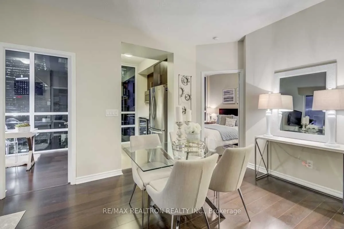25 Lower Simcoe Street, #1718