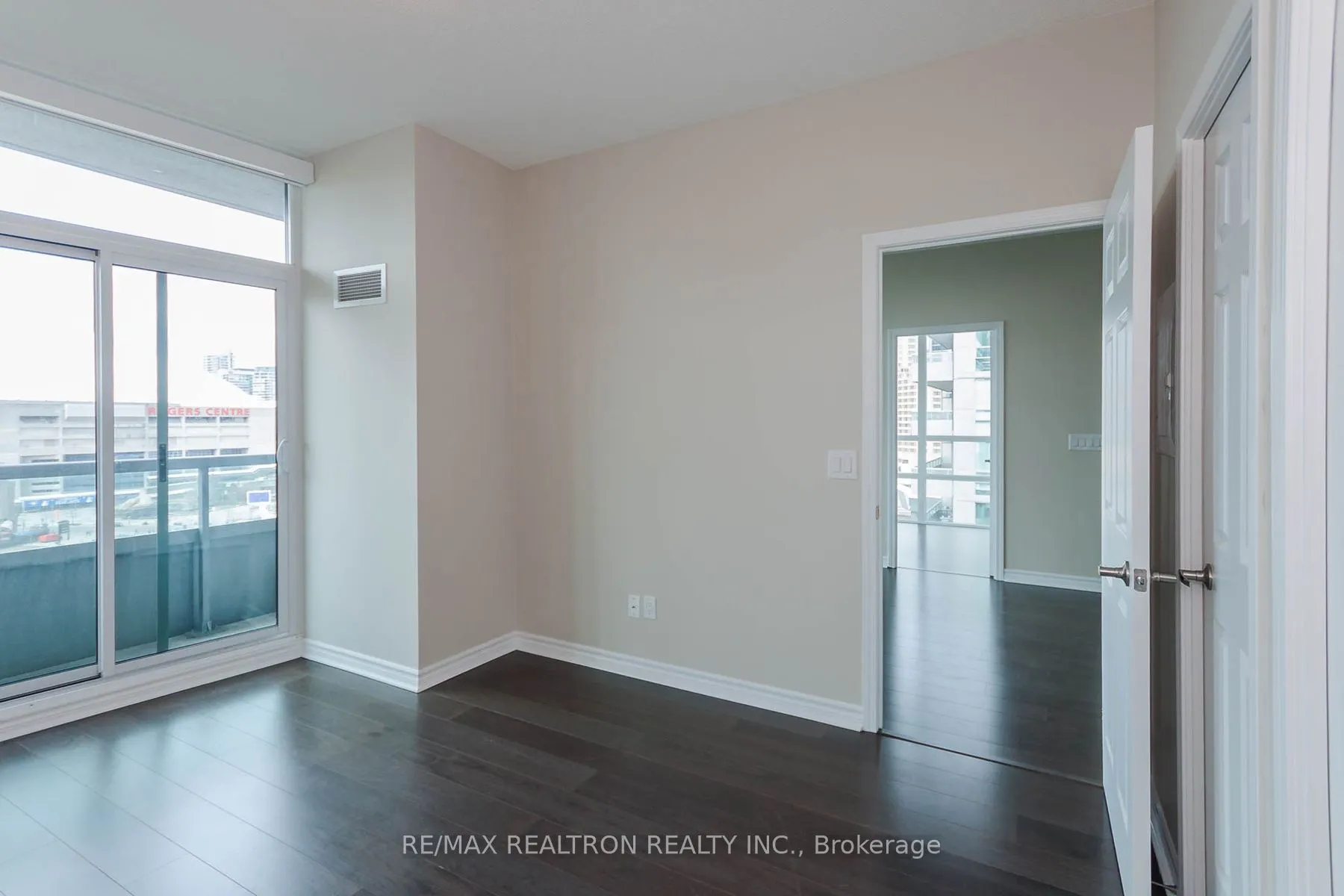 25 Lower Simcoe Street, #1718