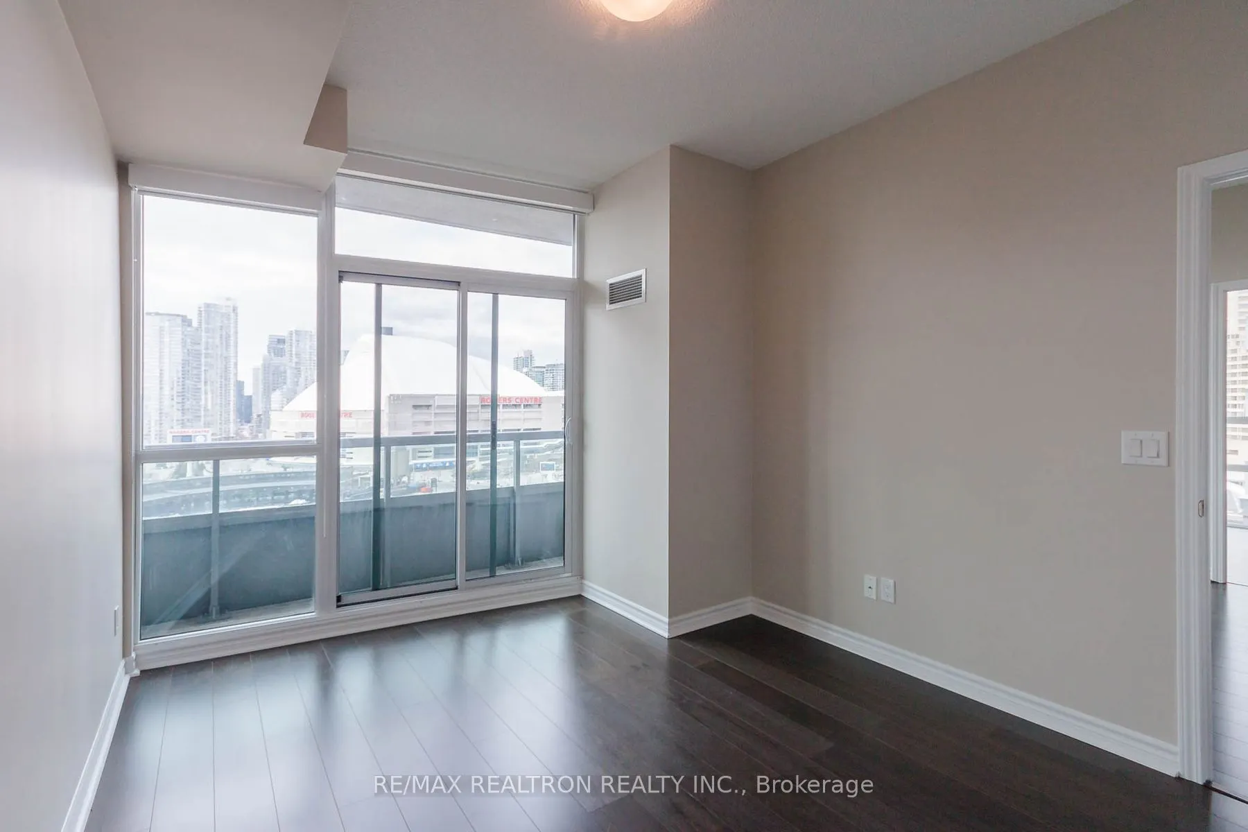 25 Lower Simcoe Street, #1718