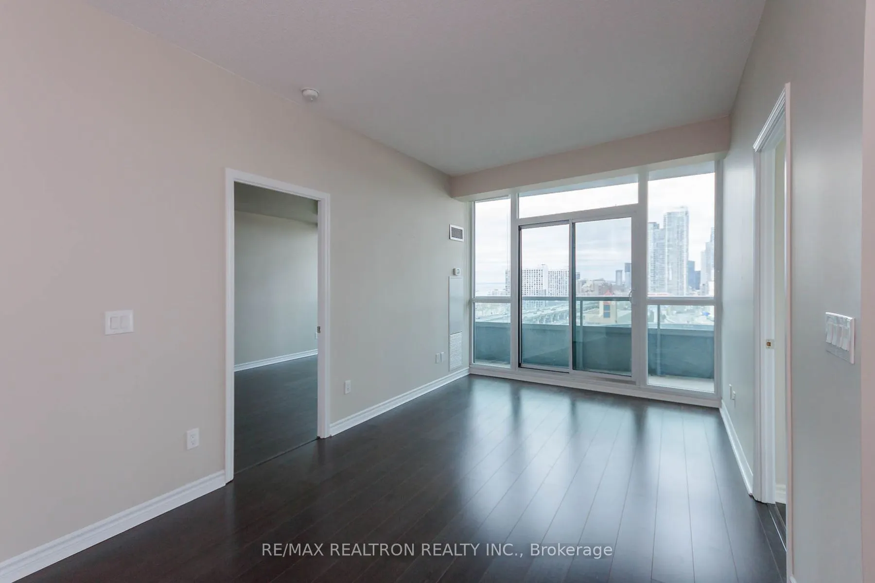 25 Lower Simcoe Street, #1718