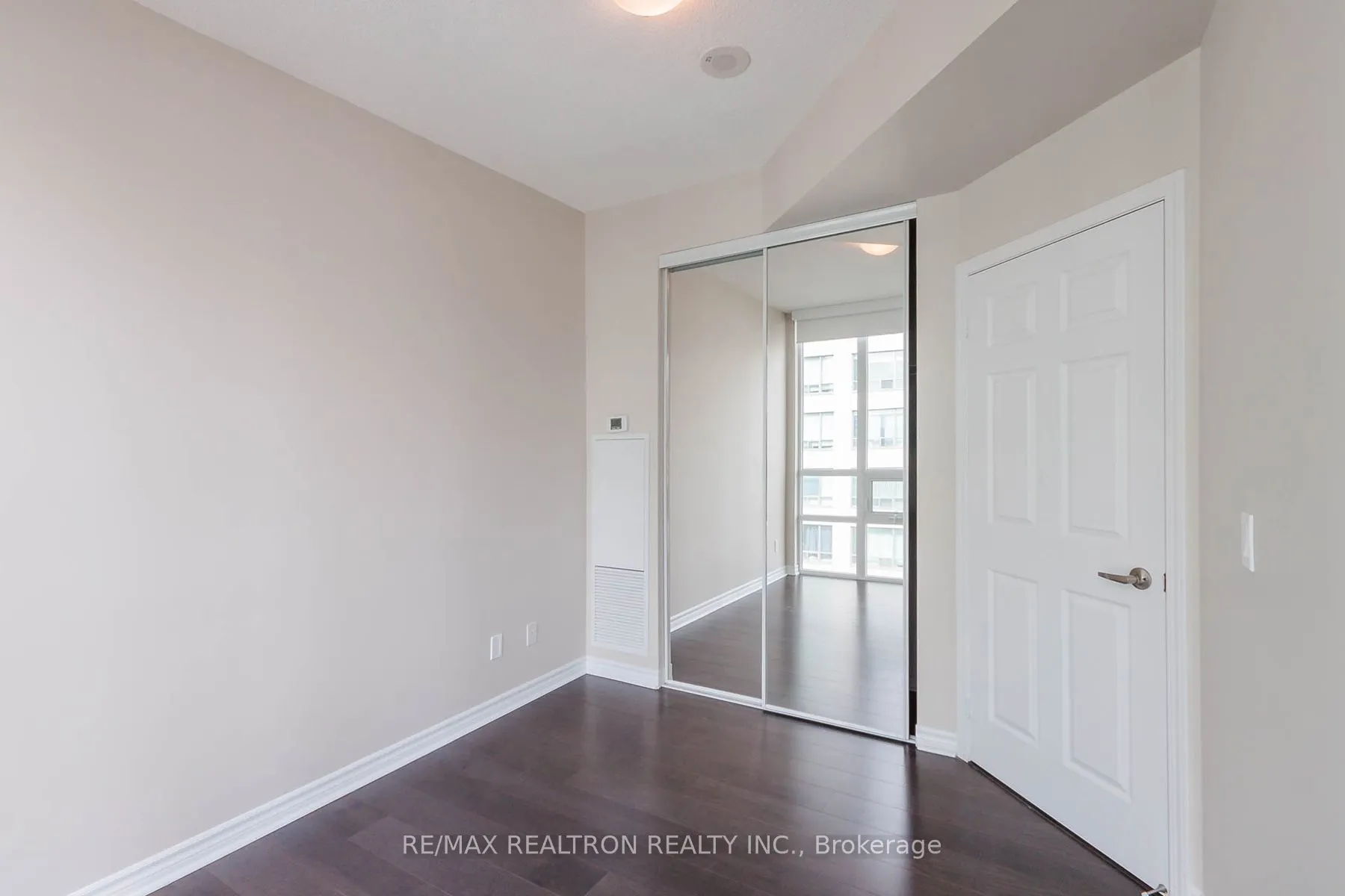 25 Lower Simcoe Street, #1718