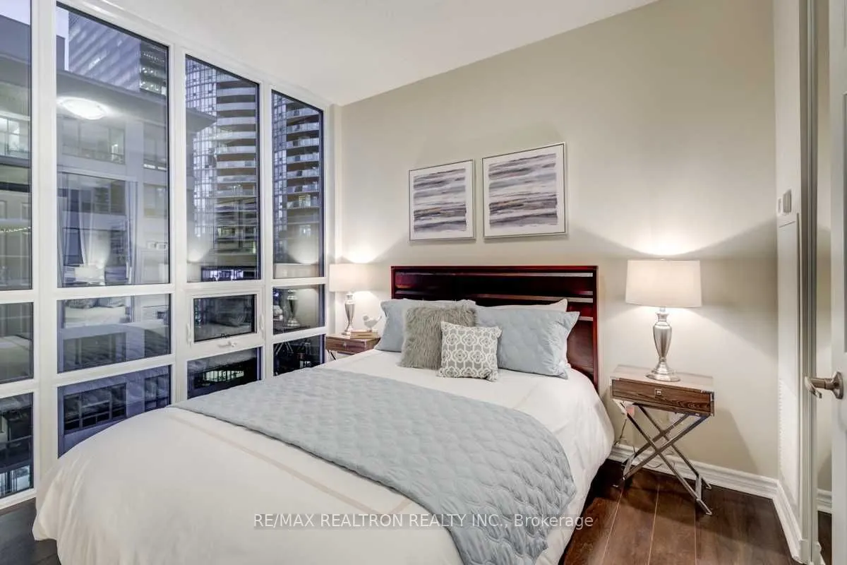 25 Lower Simcoe Street, #1718