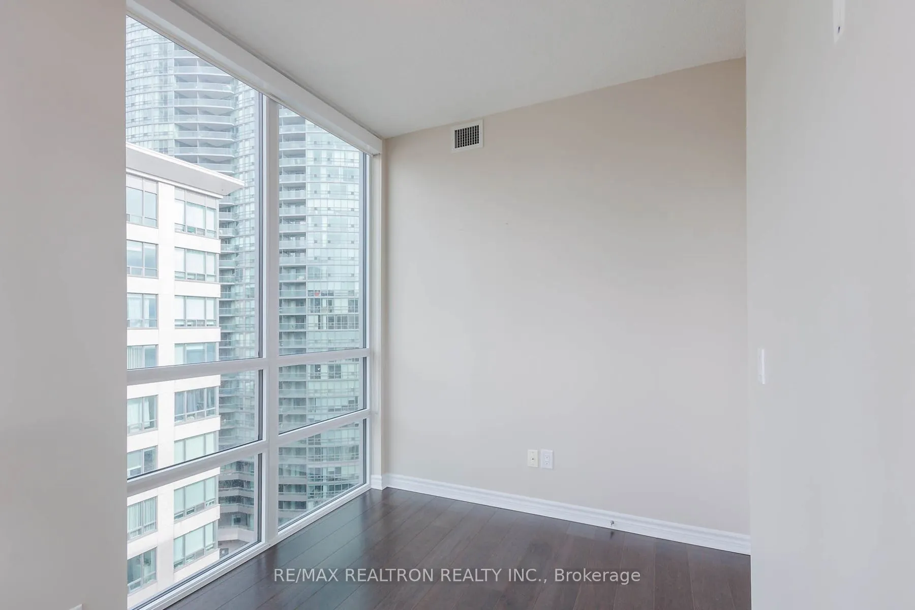 25 Lower Simcoe Street, #1718