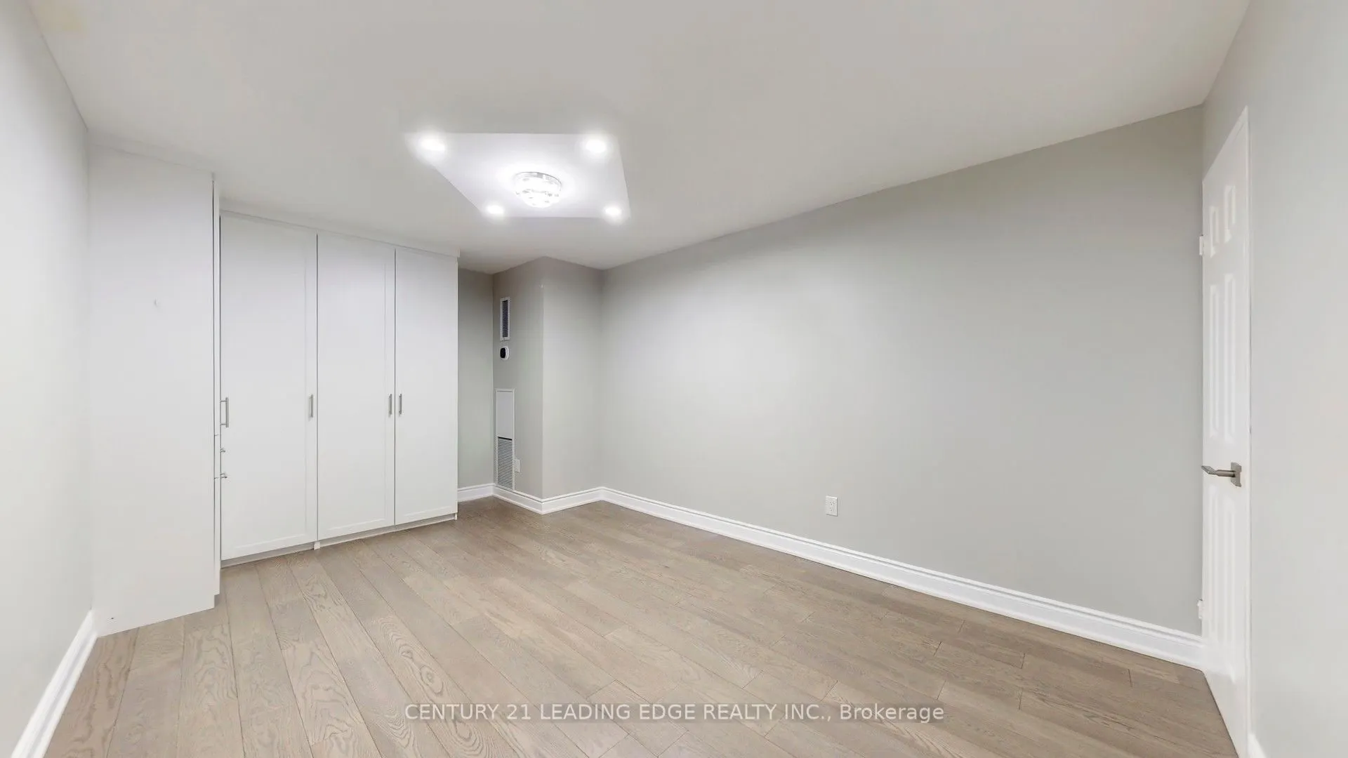 15 McMurrich Street, #201