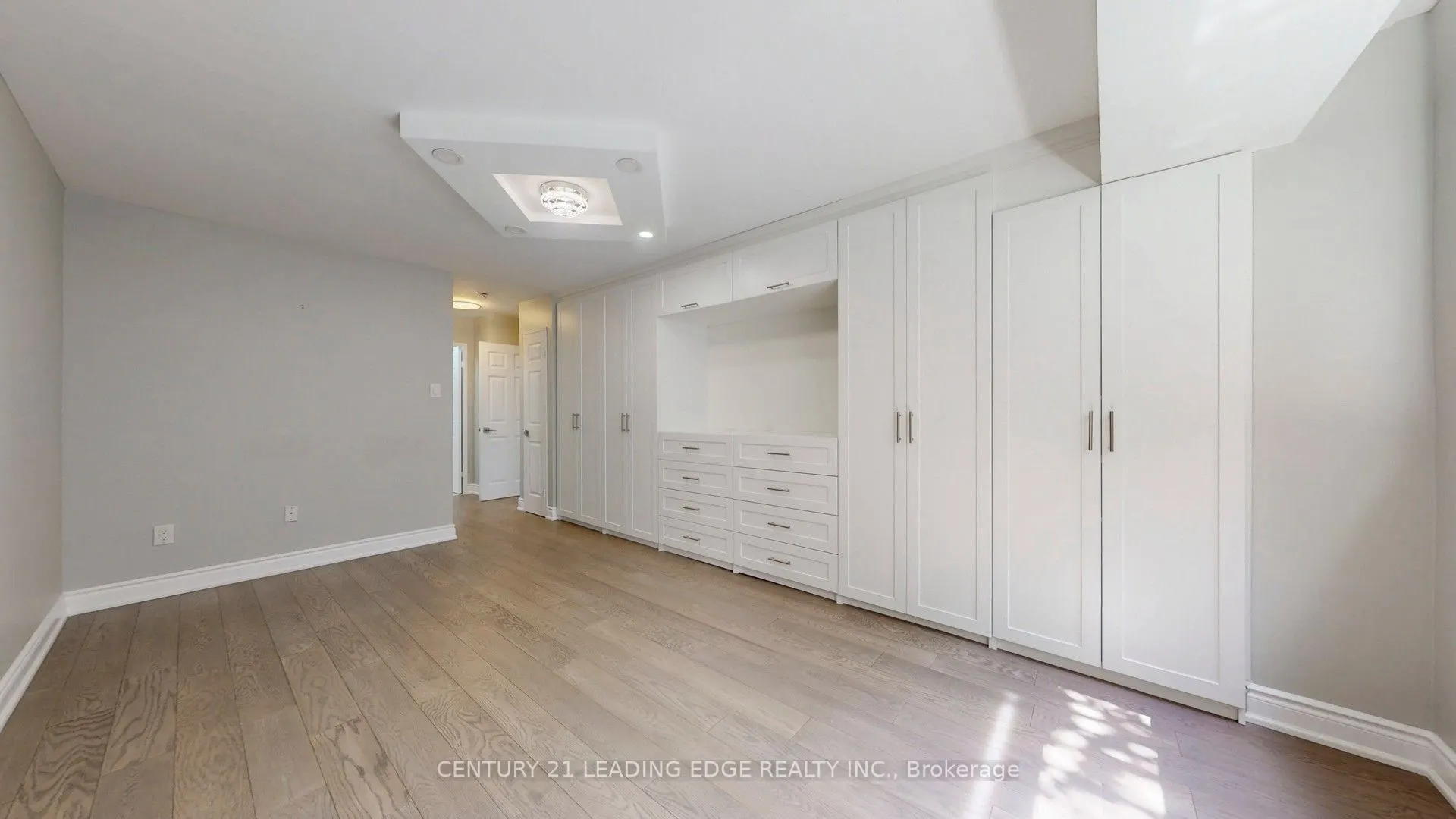 15 McMurrich Street, #201