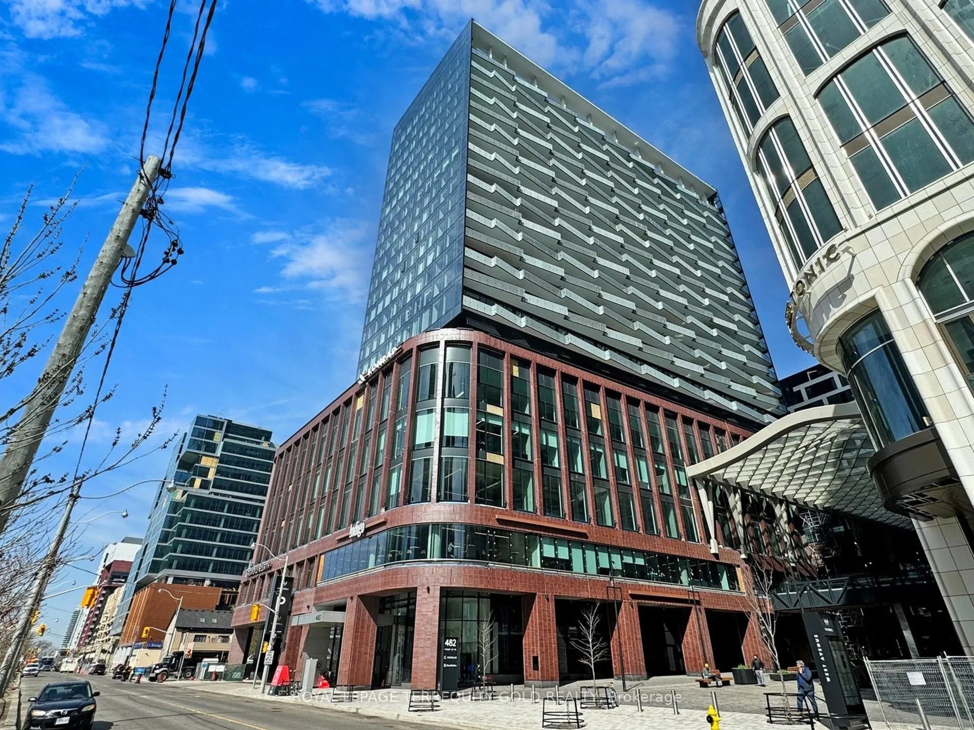 480 Front Street W, #813