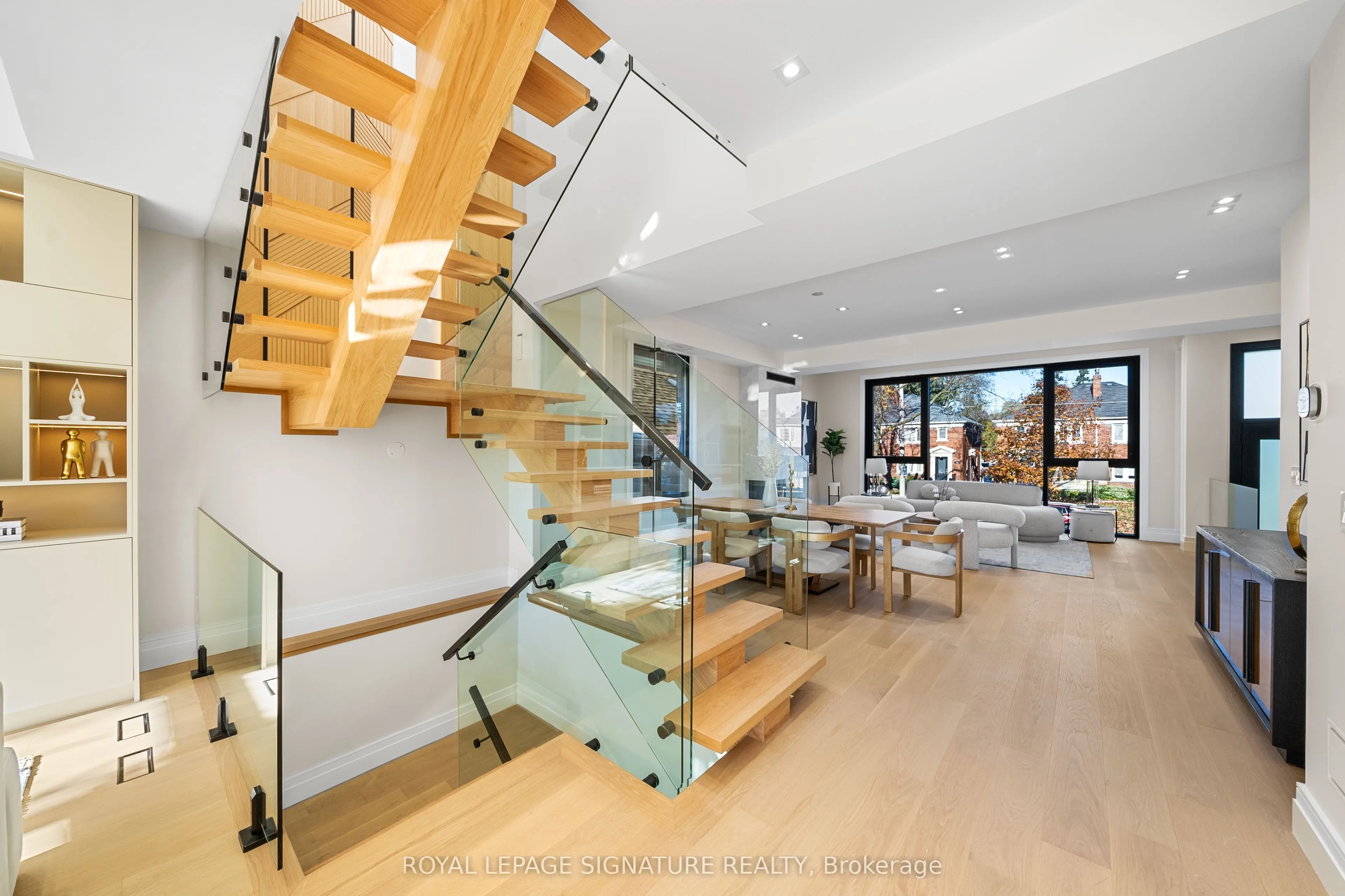 551 Broadway Avenue