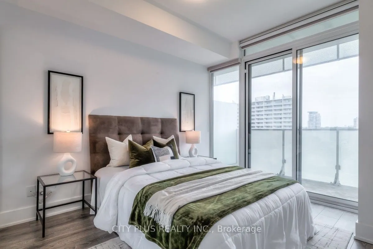 200 BLOOR Street W, #1307