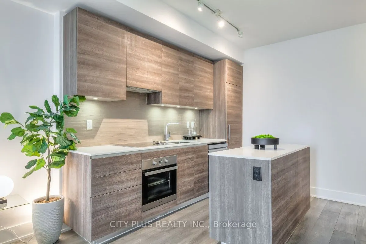 200 BLOOR Street W, #1307