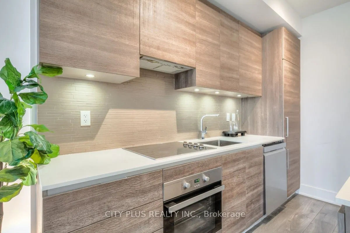 200 BLOOR Street W, #1307